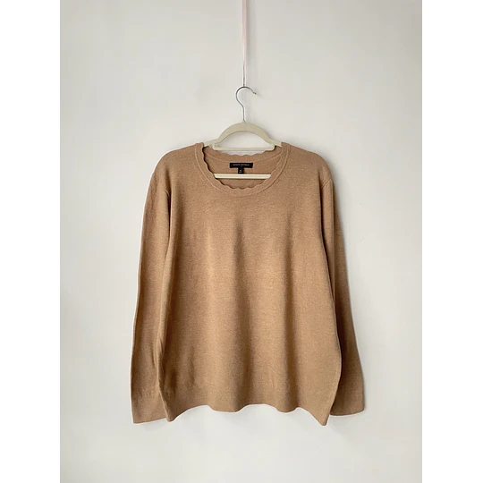 Sweater camel. Talla: XL