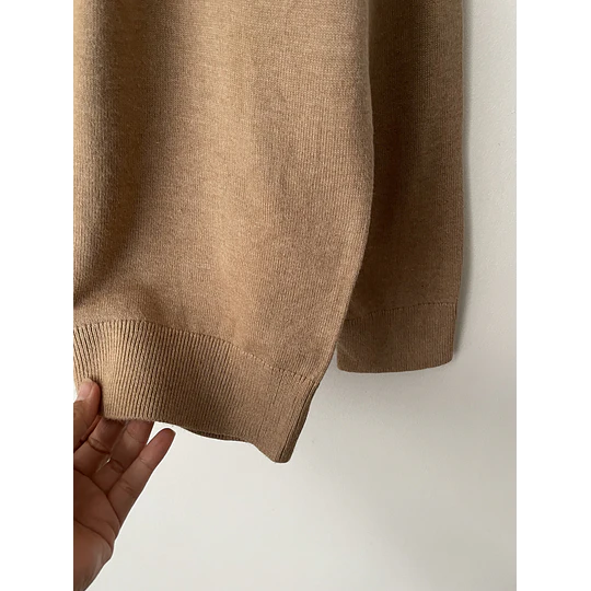 Sweater camel. Talla: XL