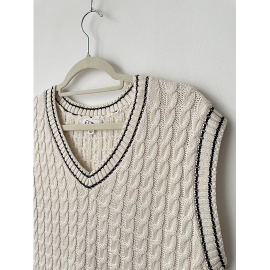 Vest trenzado. Talla: XL niña (S/M) 