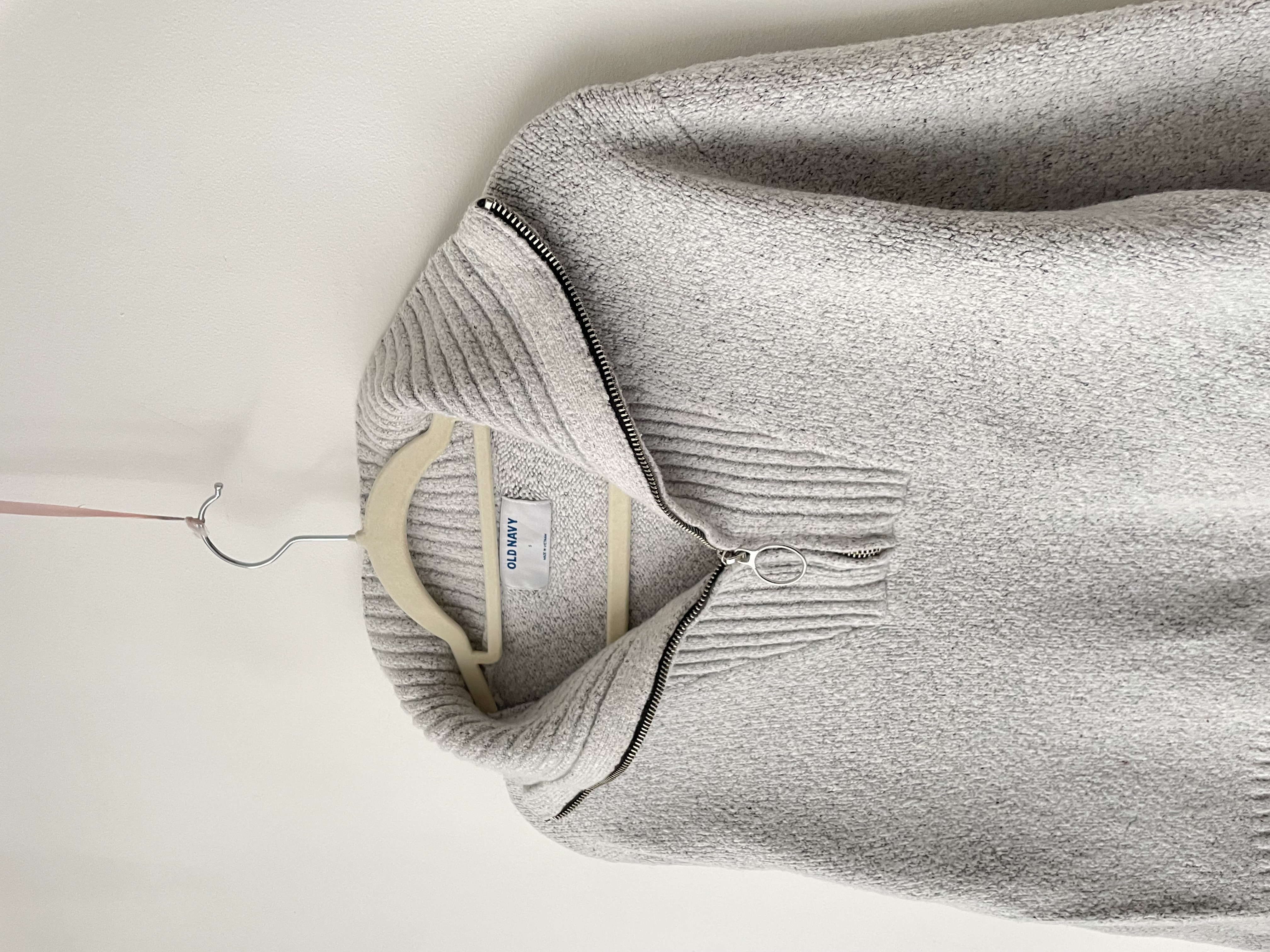 Sweater gris cierre. Talla: S 2