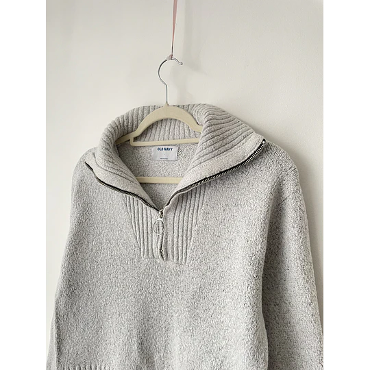 Sweater gris cierre. Talla: S