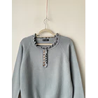 Sweater celeste vuelos. Talla: S holgado 2