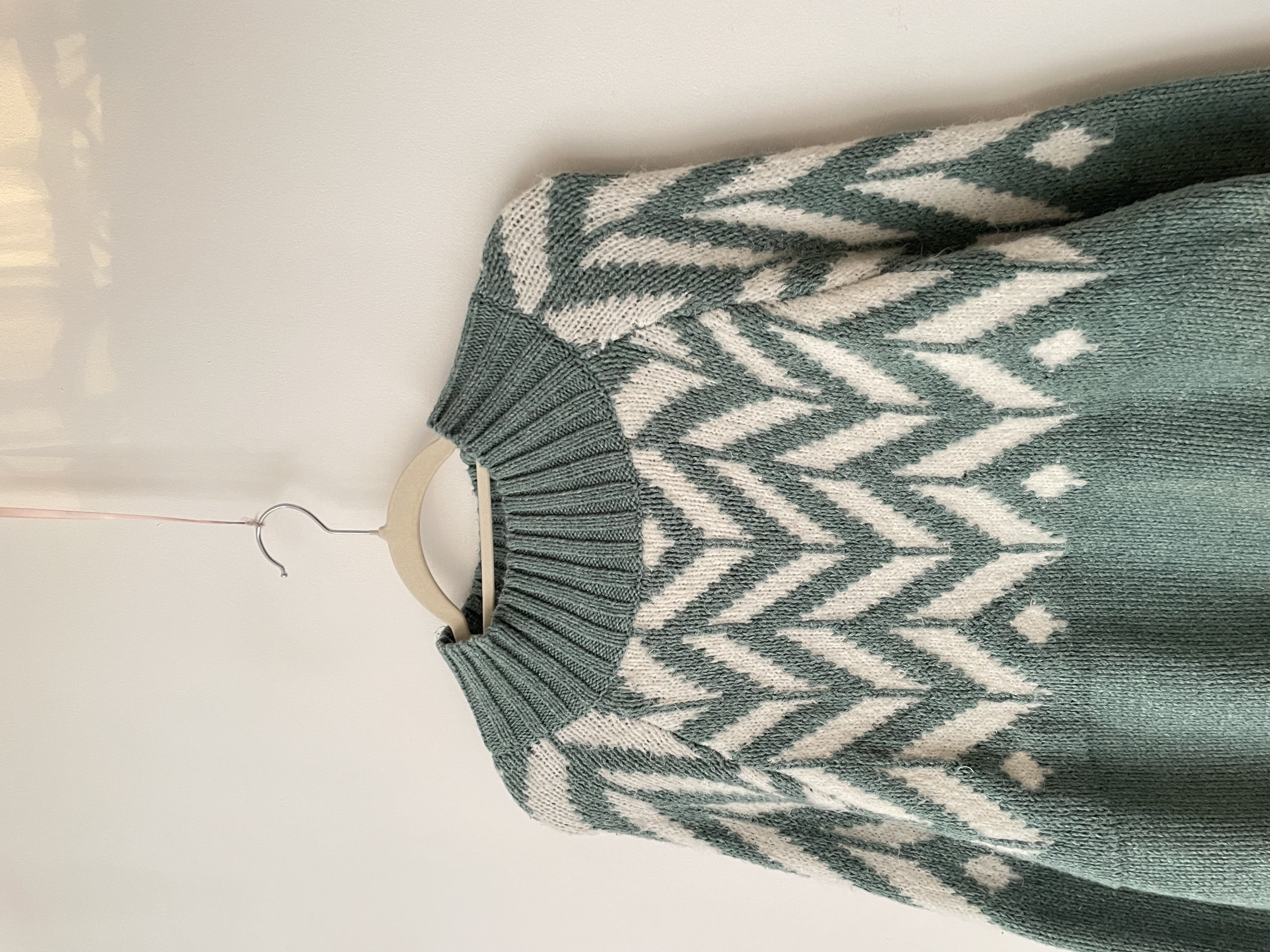 Sweater nordic. Talla: L 2