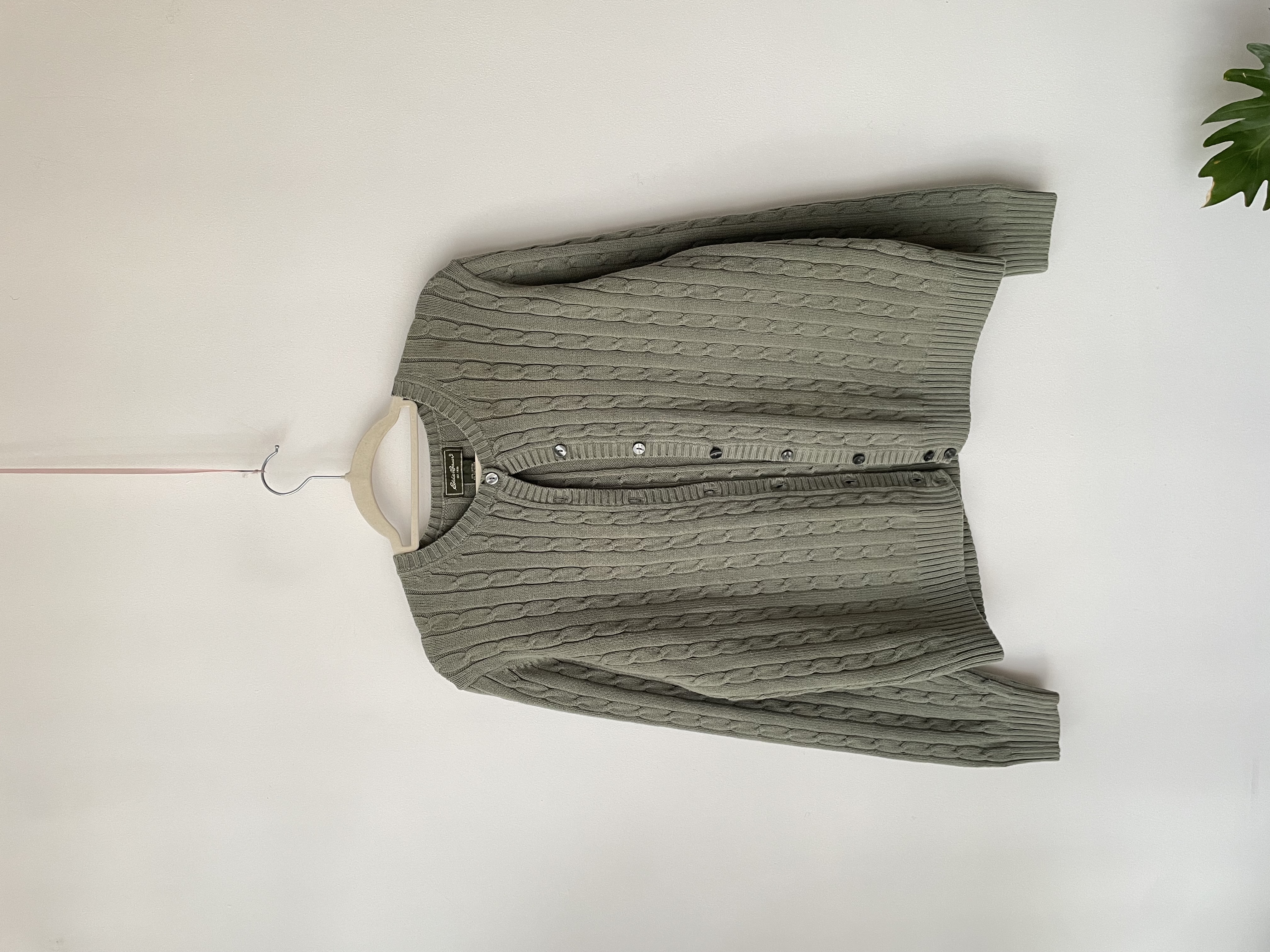 Cardigan oliva. Talla: L 1