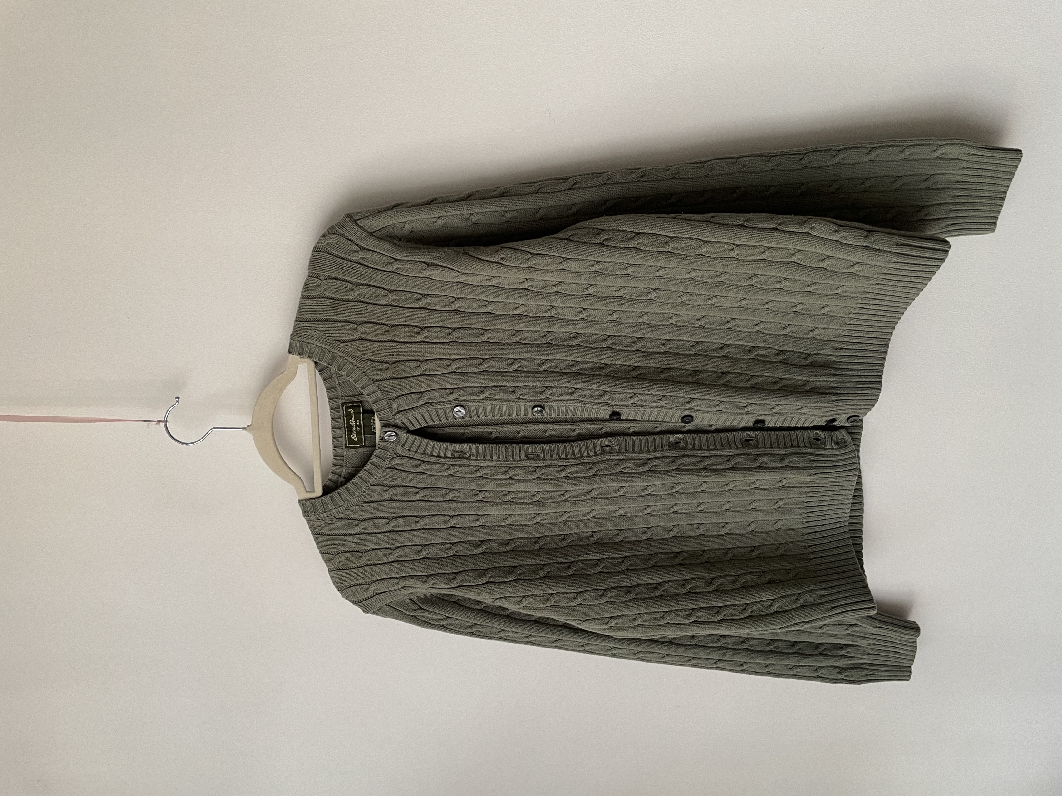 Cardigan oliva. Talla: L 2
