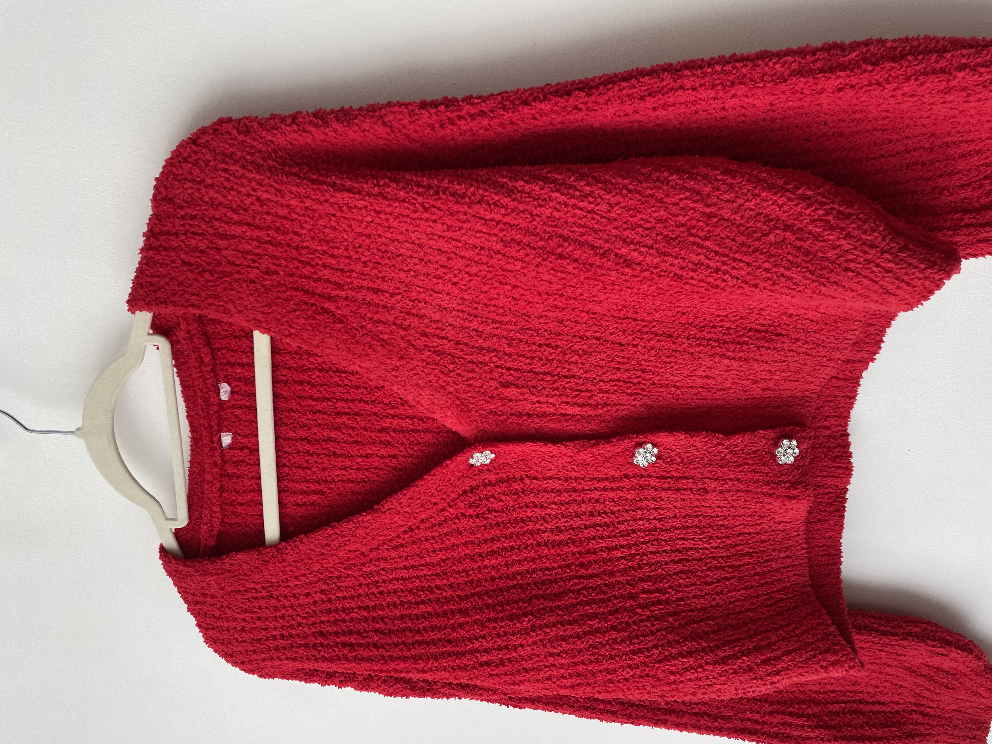 Cardigan rojo. Talla: M 2