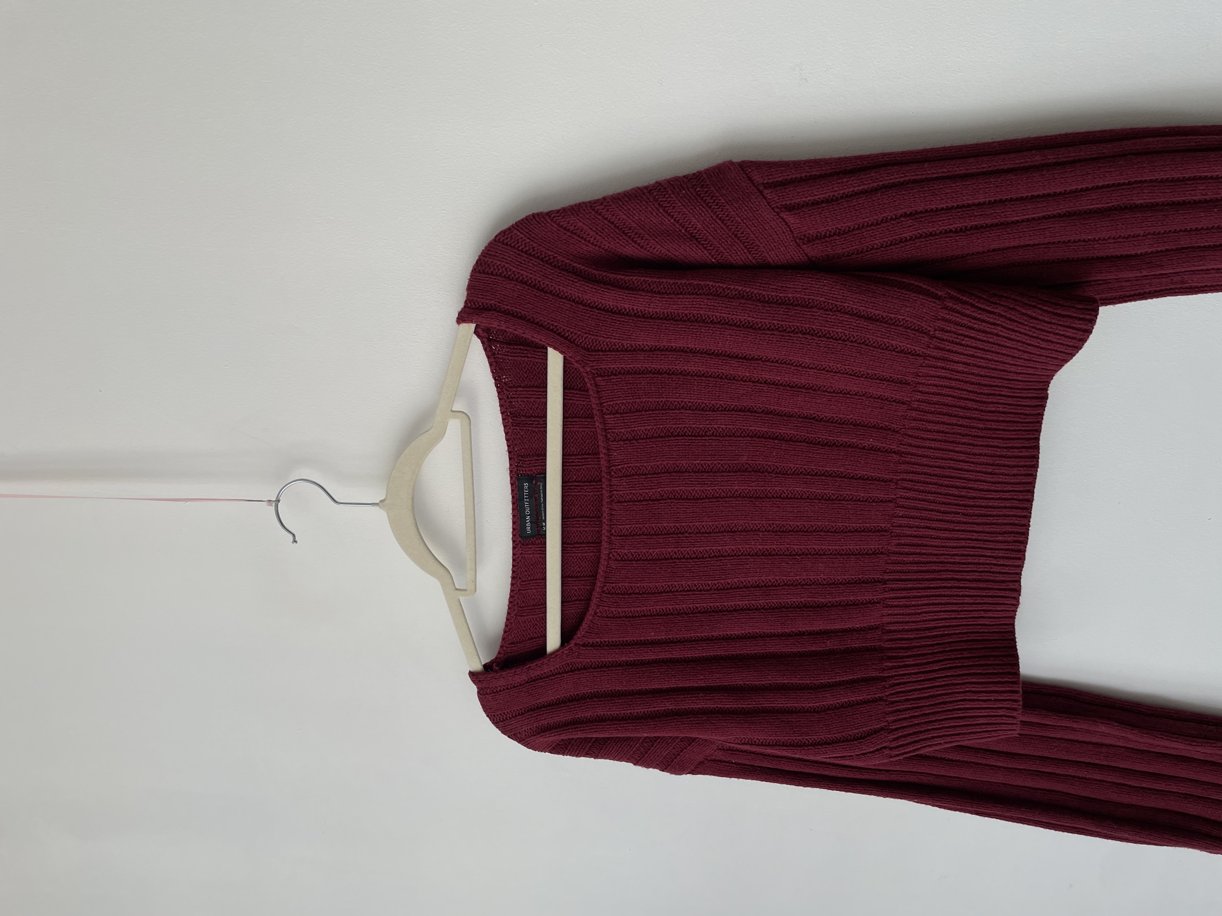 Sweater vino. Talla: M 2
