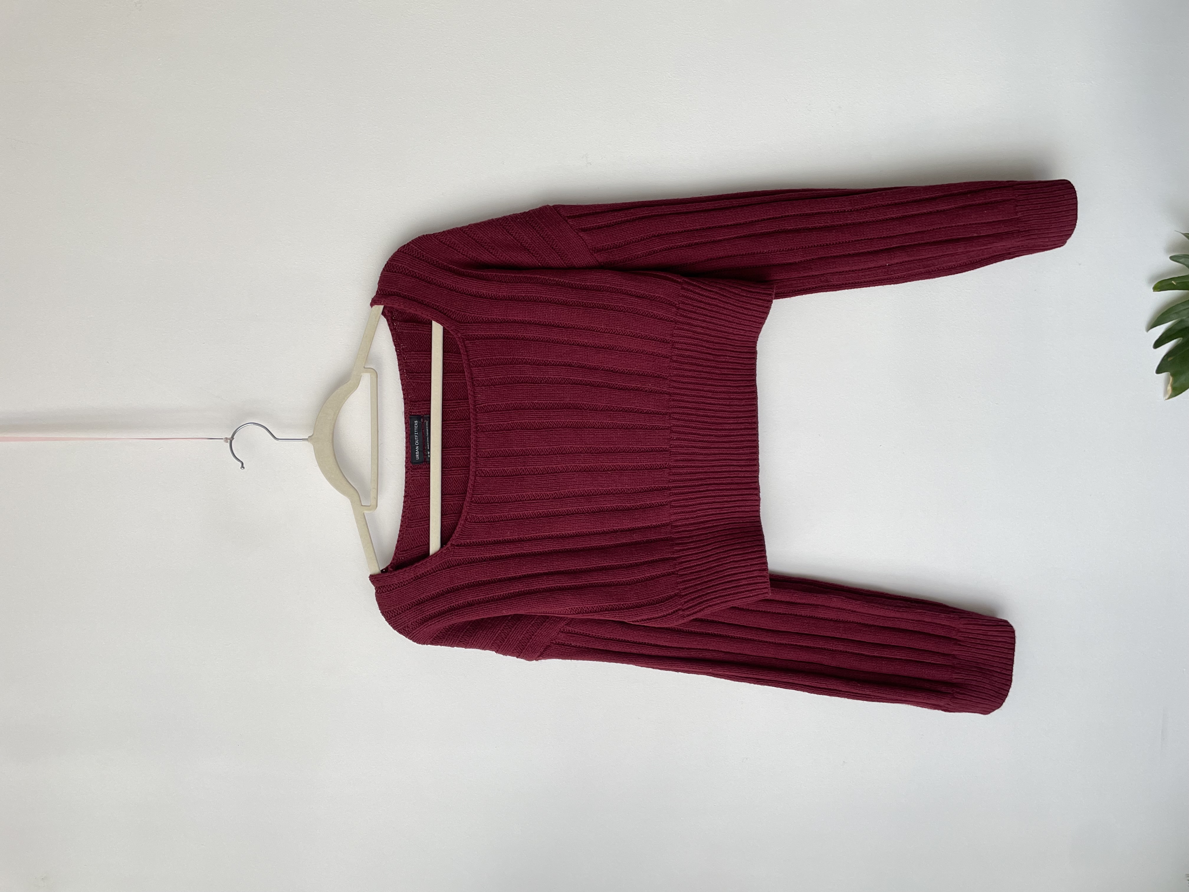 Sweater vino. Talla: M 1