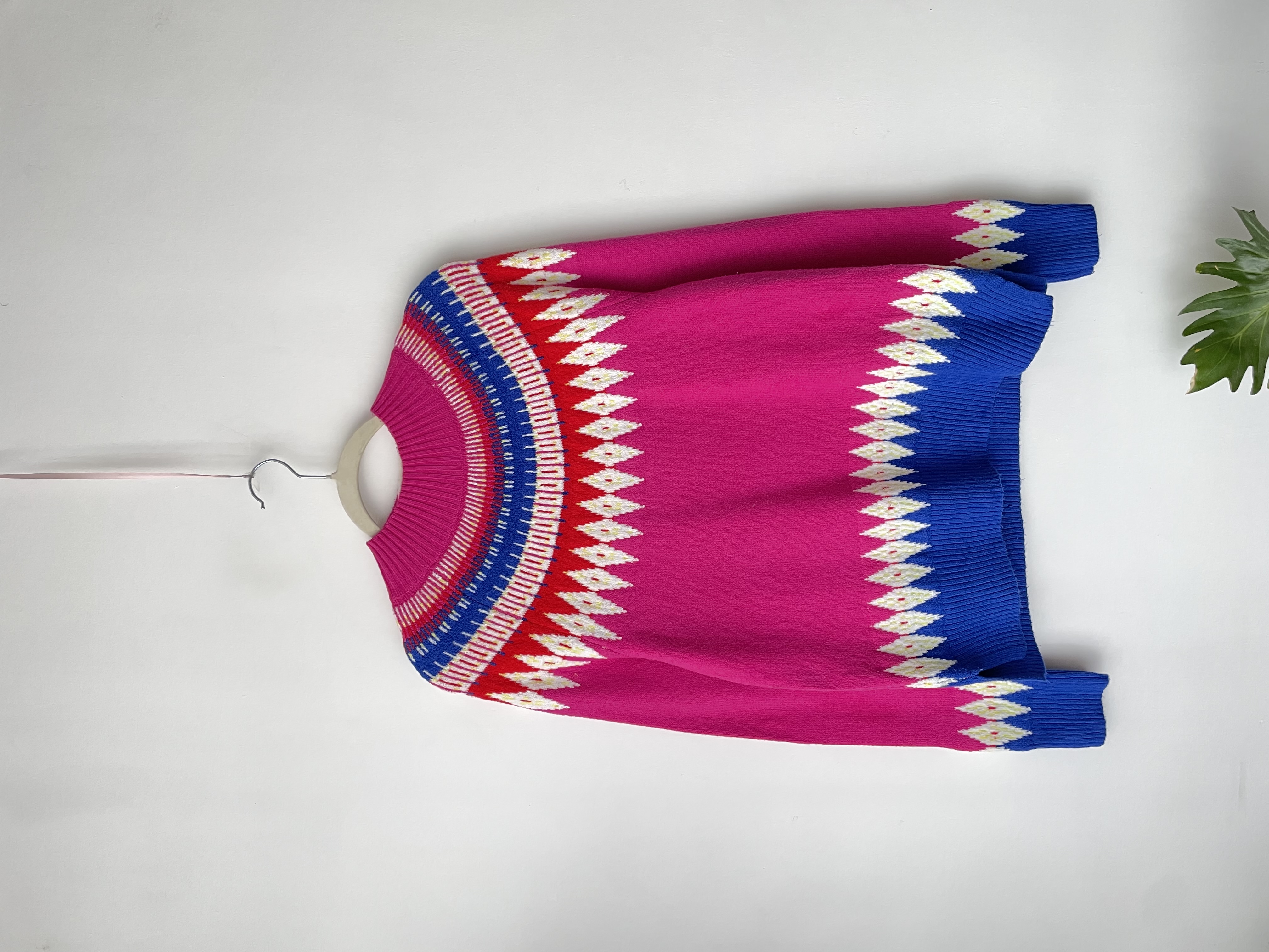 Sweater nordic. Talla: M 1