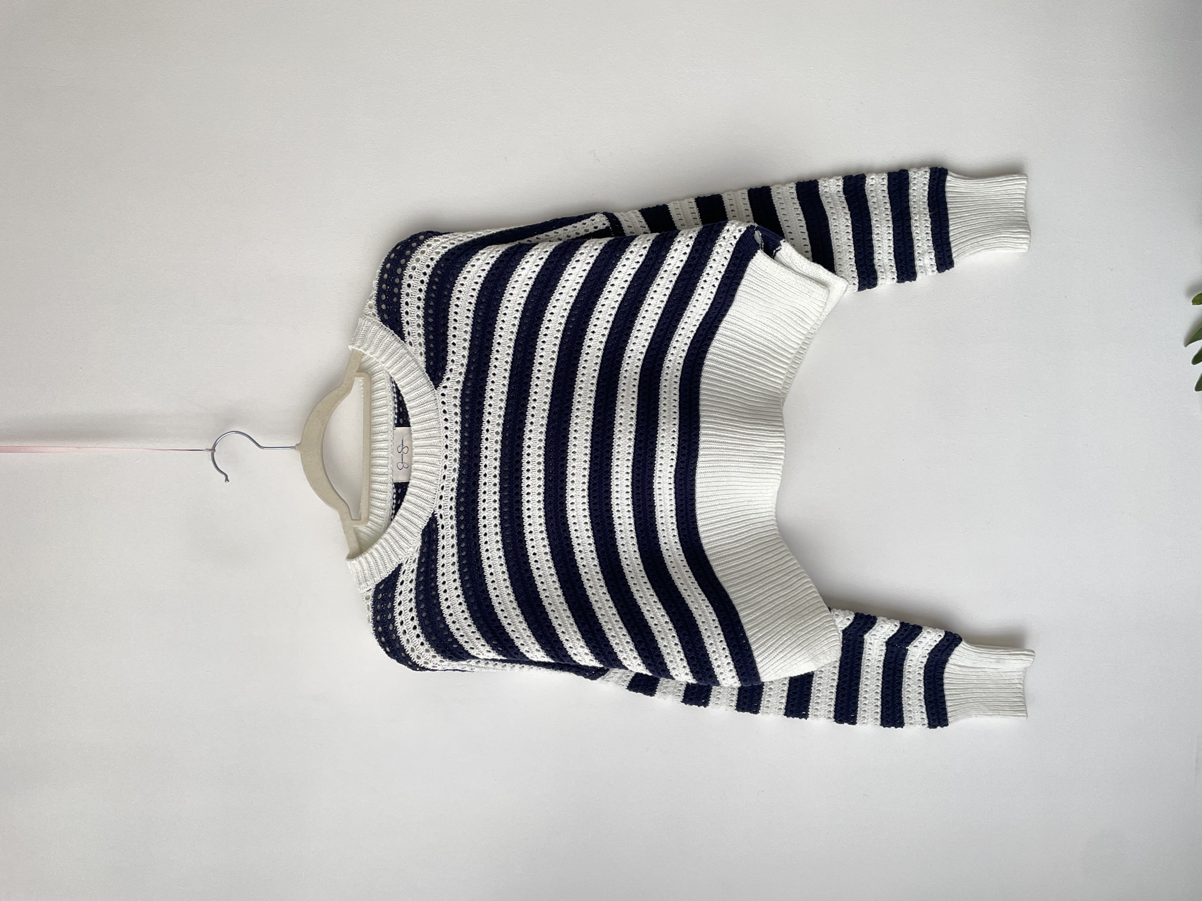 Sweater lineas. Talla: M 1