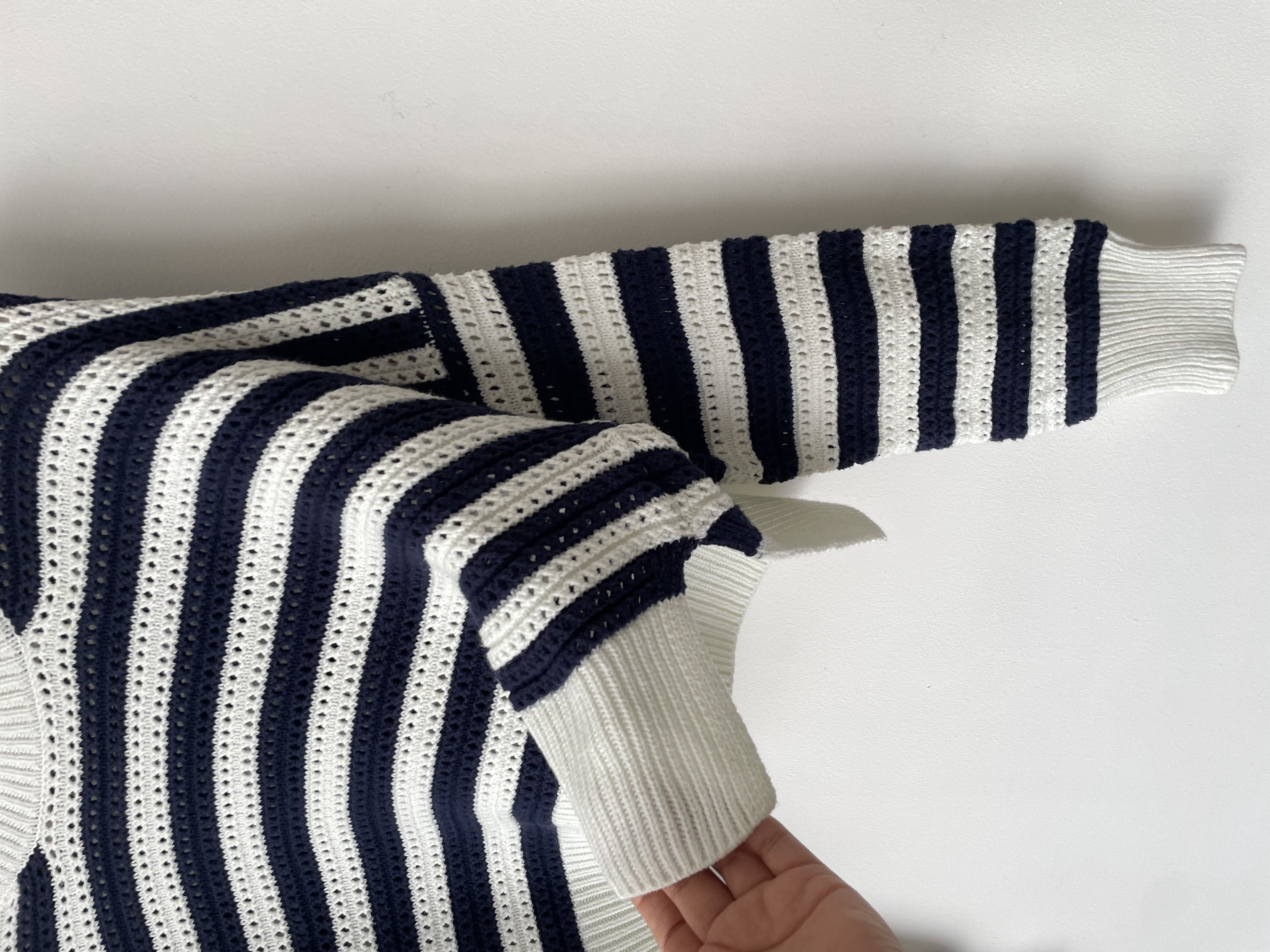 Sweater lineas. Talla: M 2