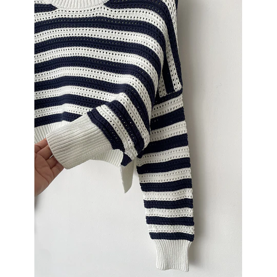 Sweater lineas. Talla: M