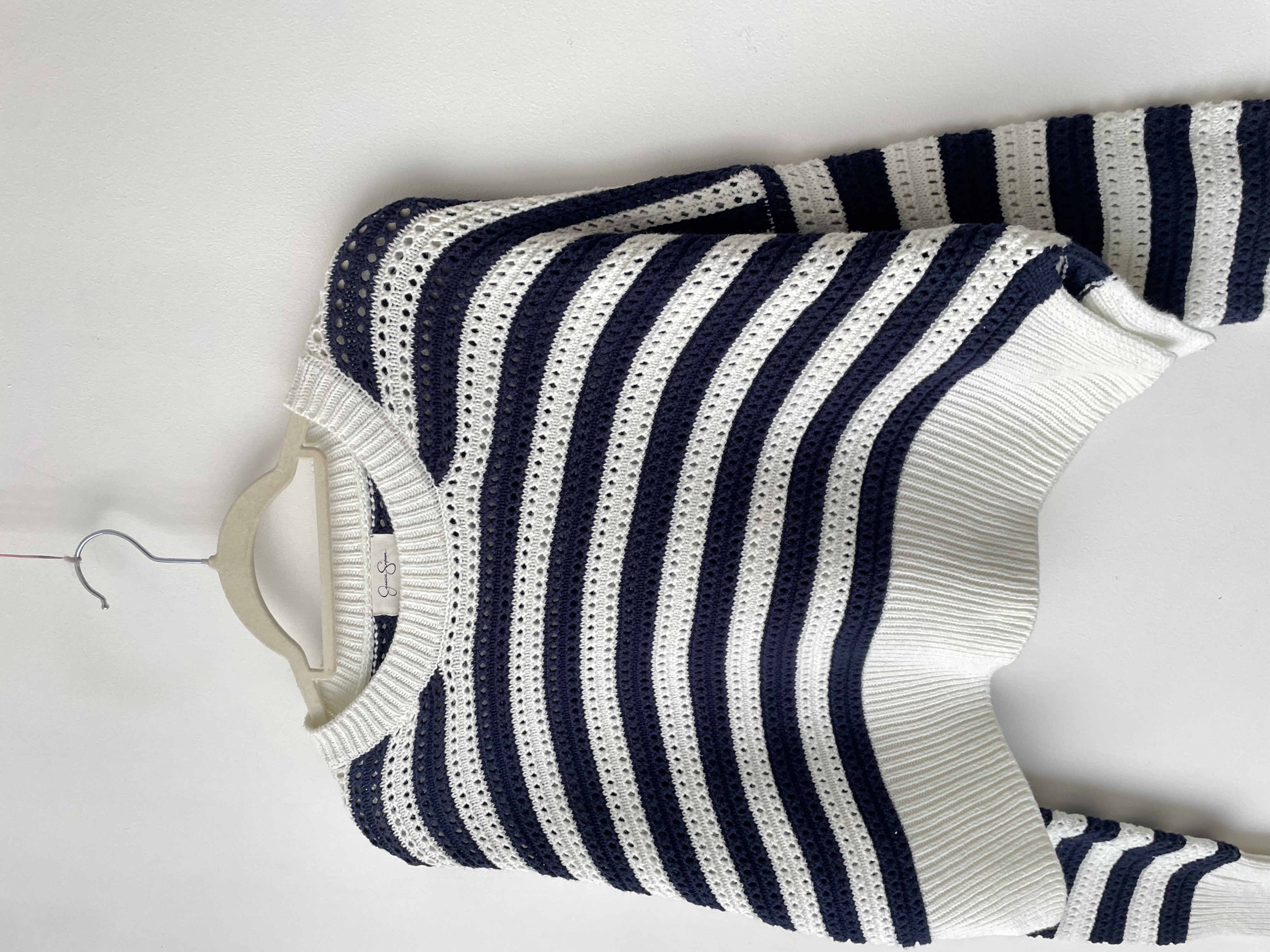 Sweater lineas. Talla: M 3