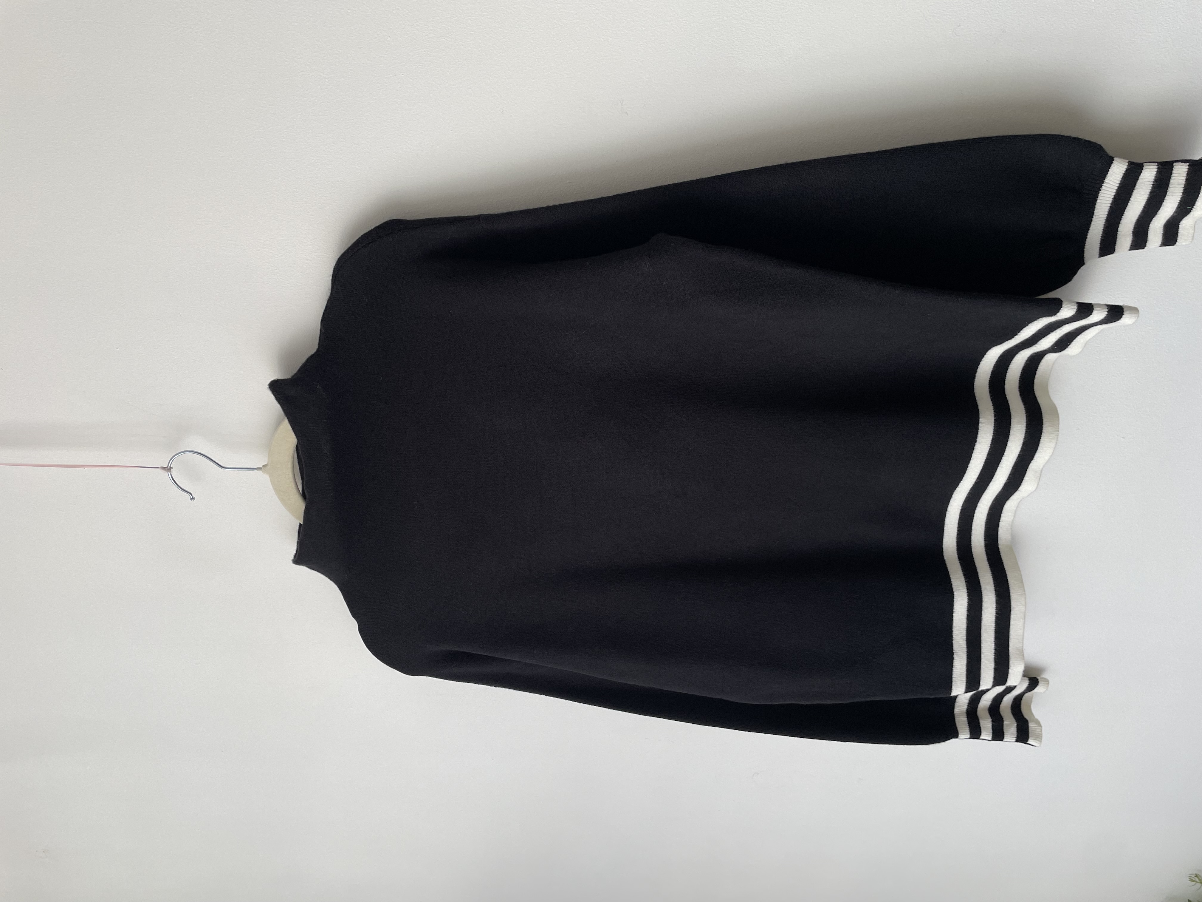Sweater Tahari. Talla: M 4