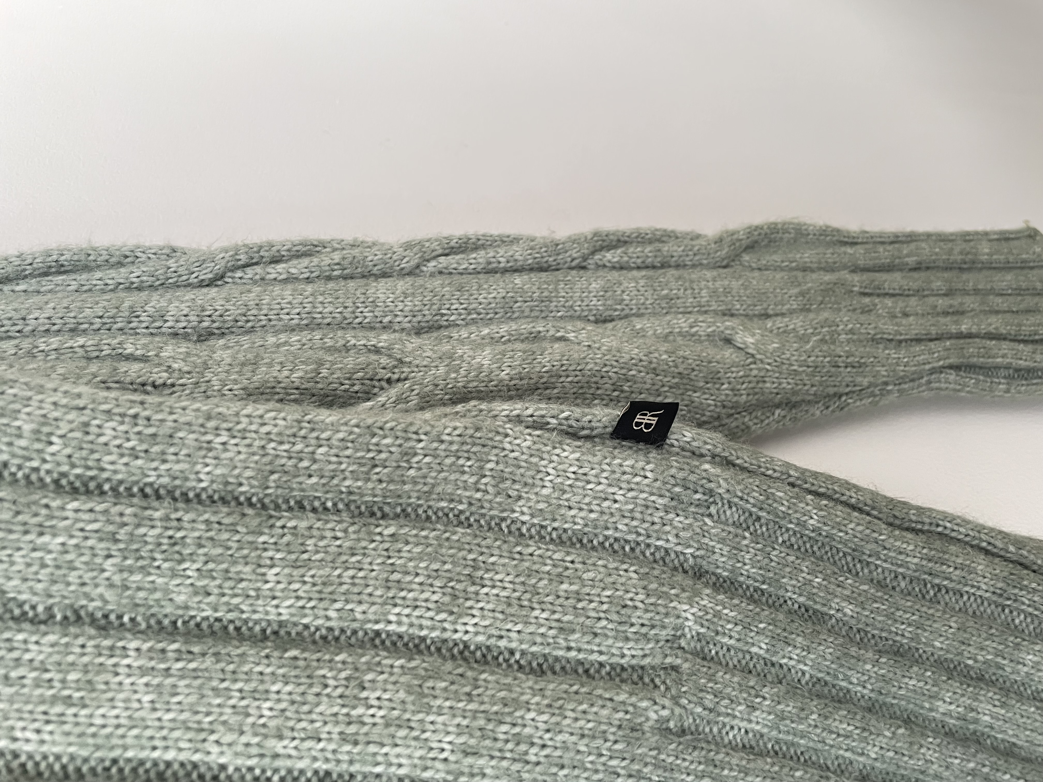 Sweater trenzado. Talla: M 3