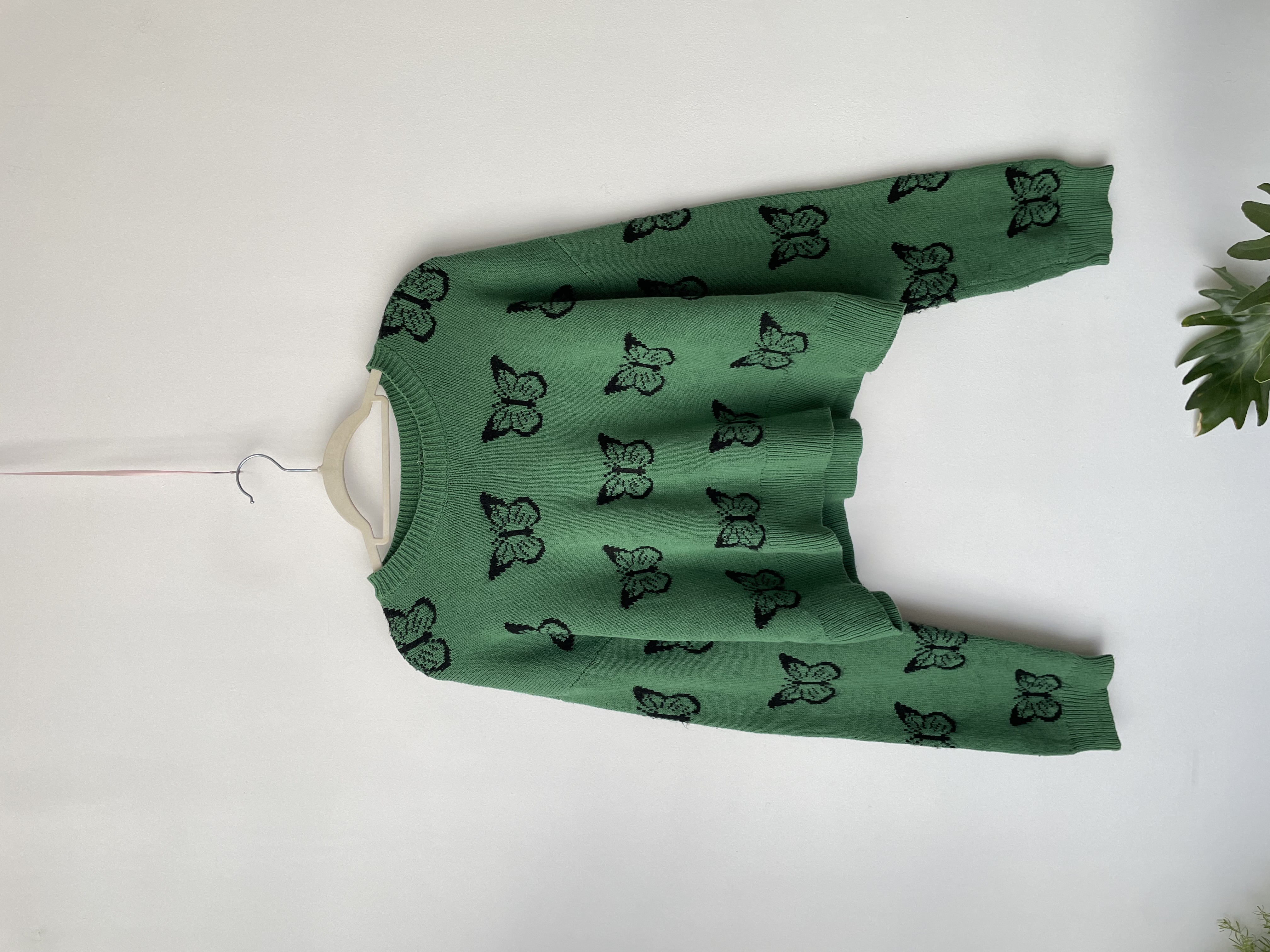 Sweater mariposa. Talla: M 1