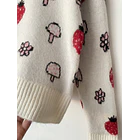 Sweater frutillas. Talla: S 3