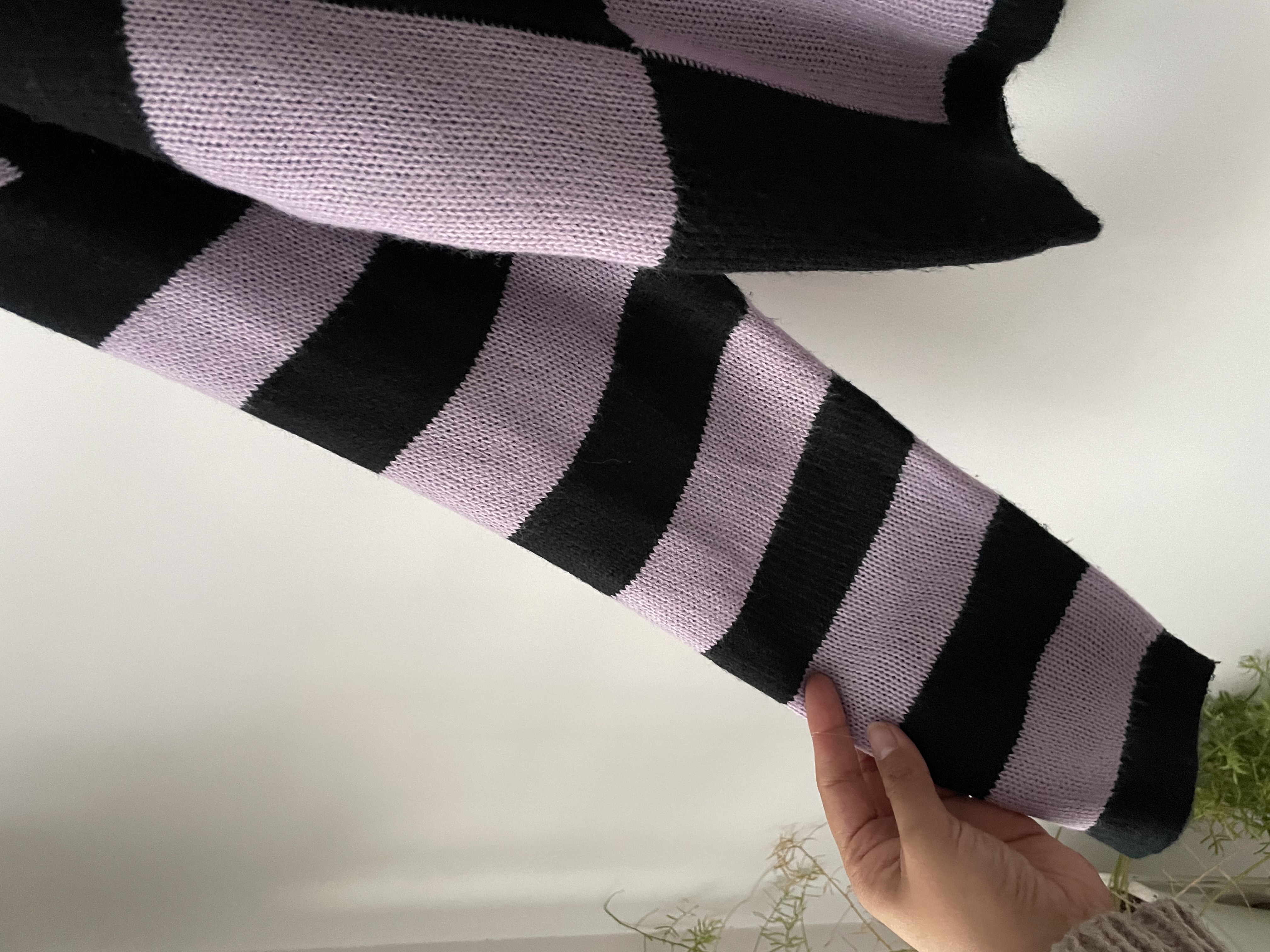Sweater ajedrez morado. Talla: M (L)  4