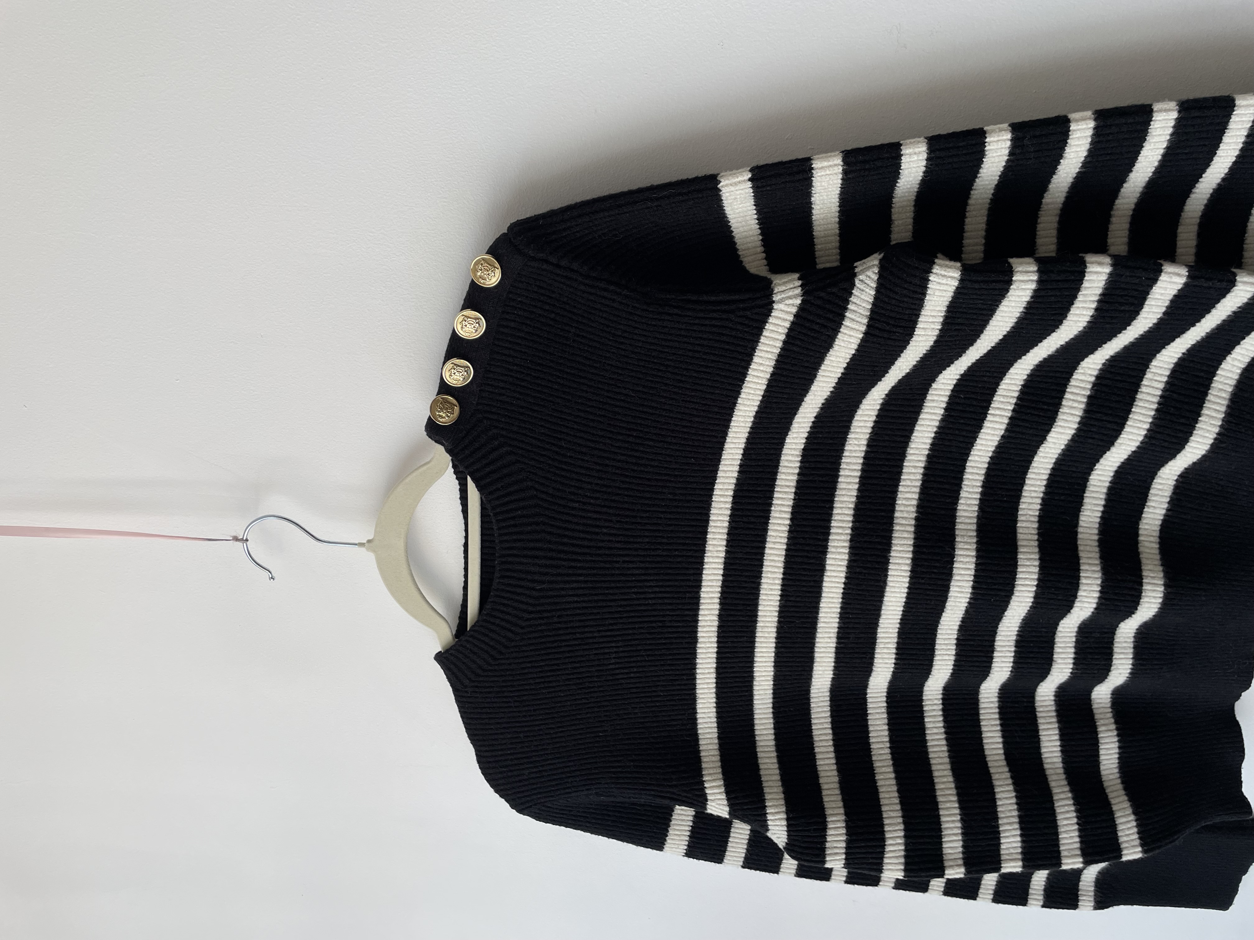 Sweater rayas botones. Talla: L chico (M) 2