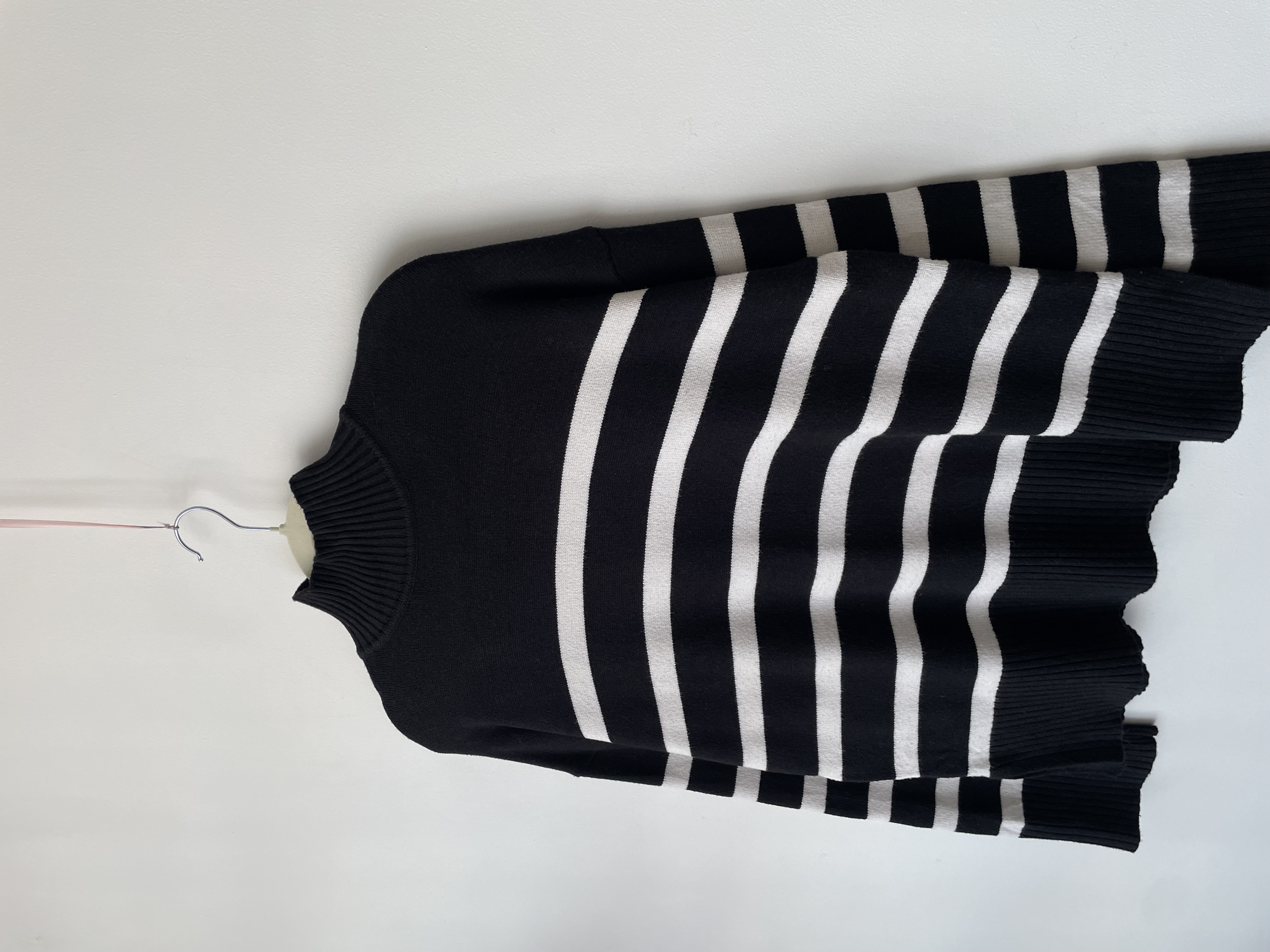 Sweater rayas oversized. Talla: S oversized 2