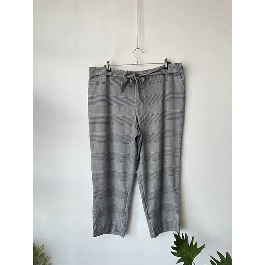Pantalón Gales. Talla: 18 (48) 