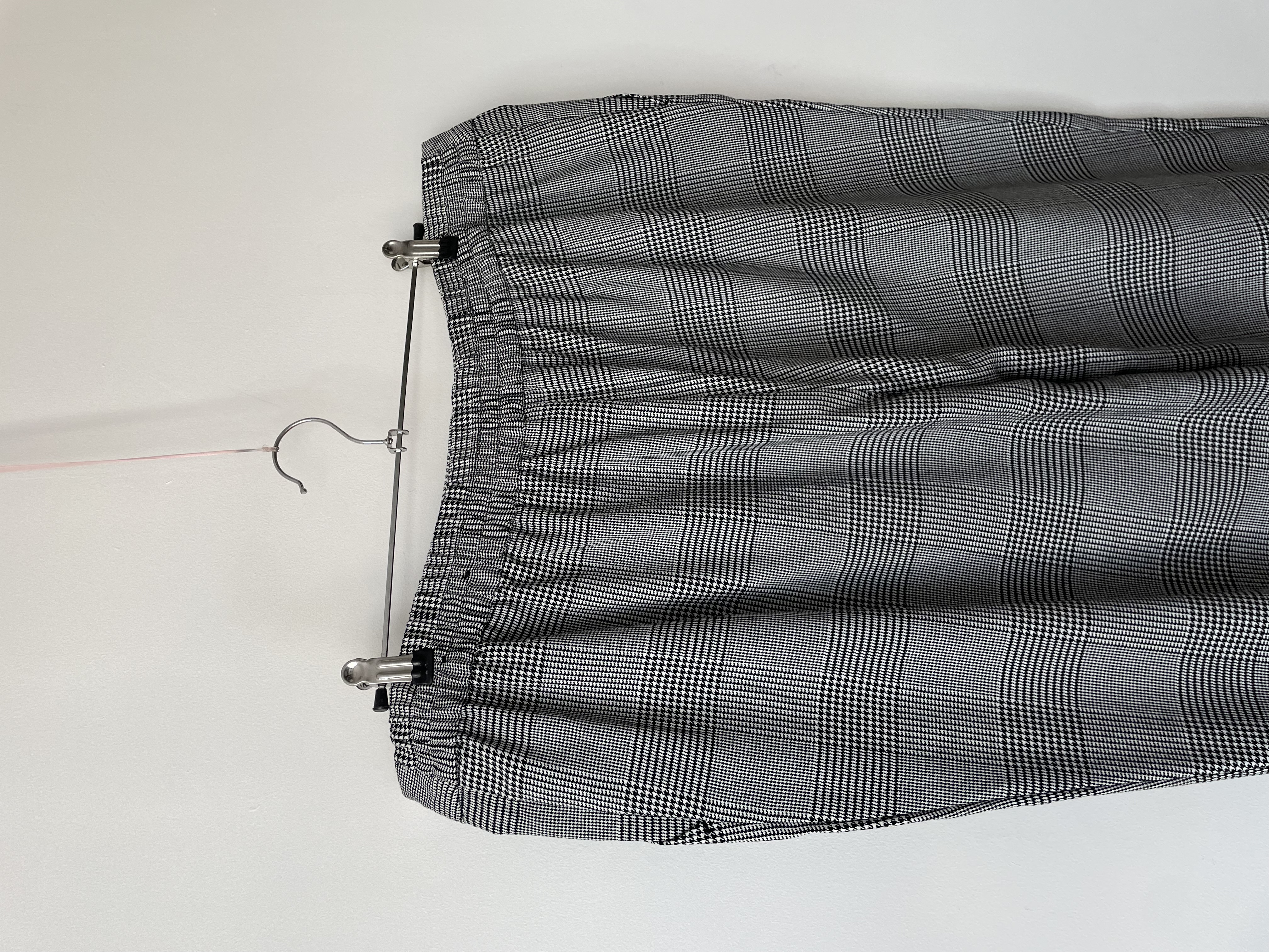 Pantalón Gales. Talla: 18 (48)  2