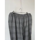 Pantalón Gales. Talla: 18 (48)  2