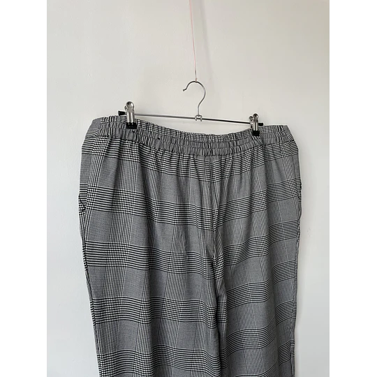 Pantalón Gales. Talla: 18 (48) 