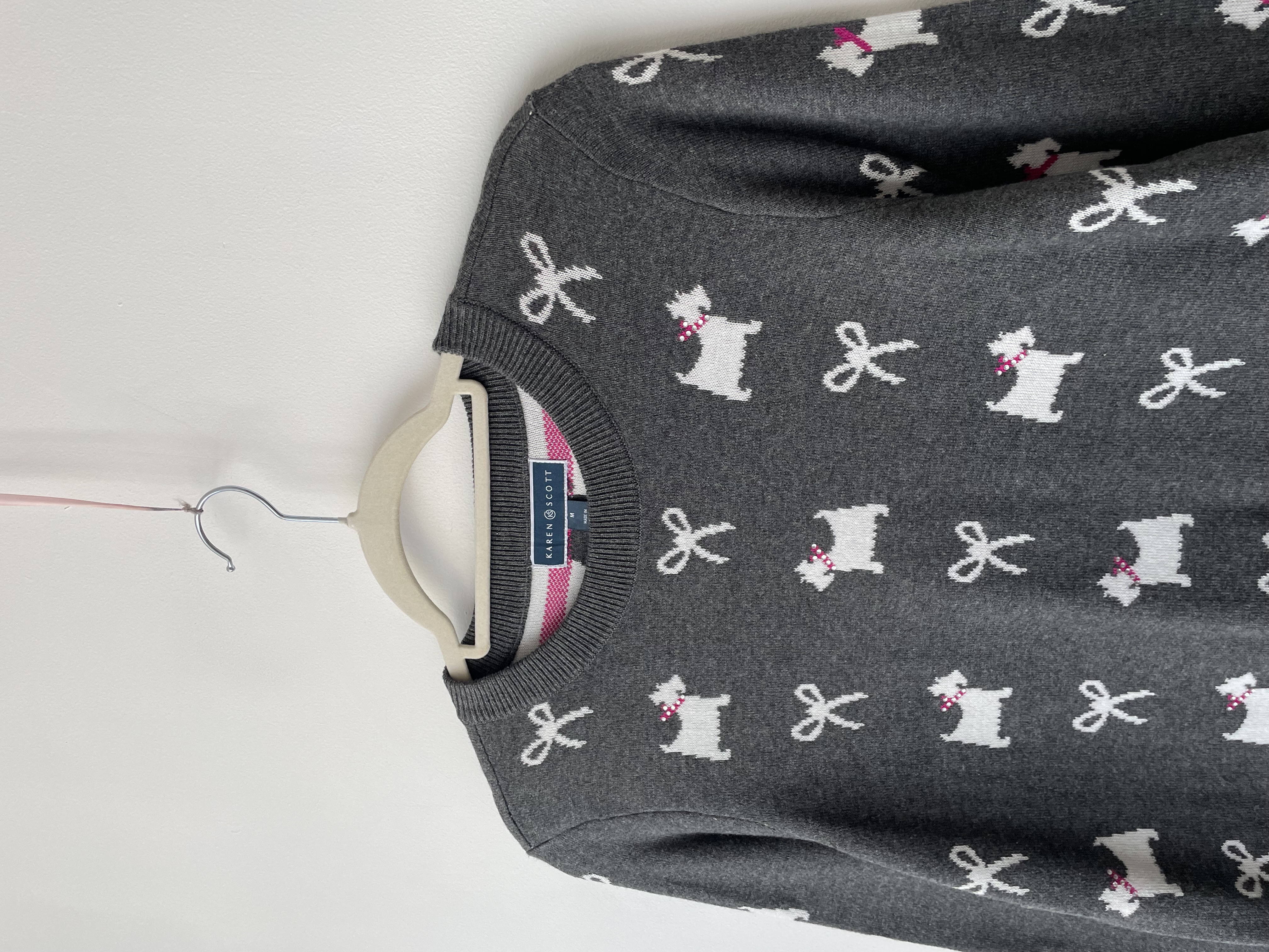 Sweater perritos. Talla: M 2