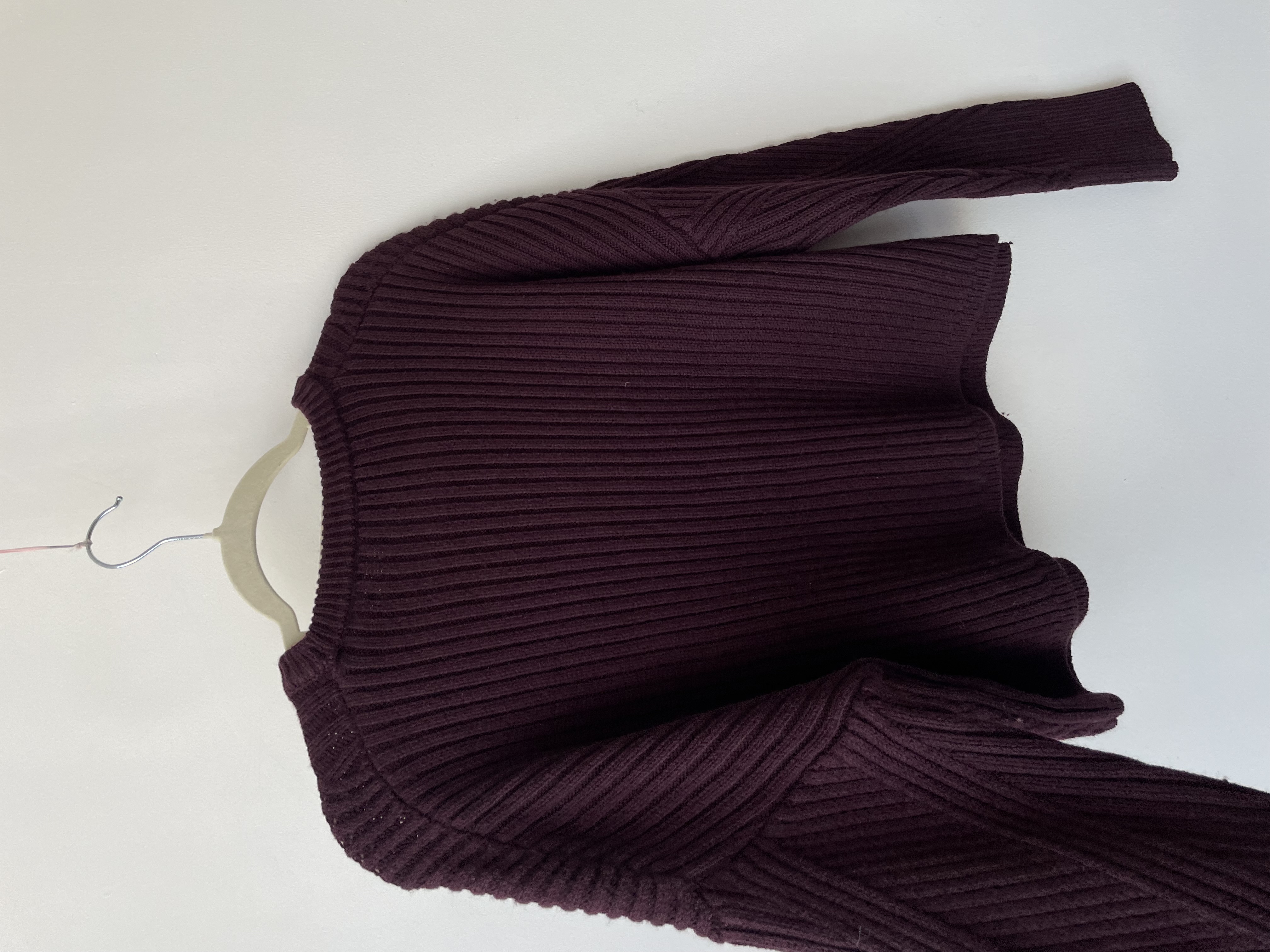Sweater vino. Talla: S holgado 3