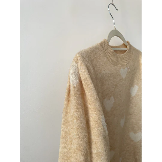 Sweater corazones. Talla: M