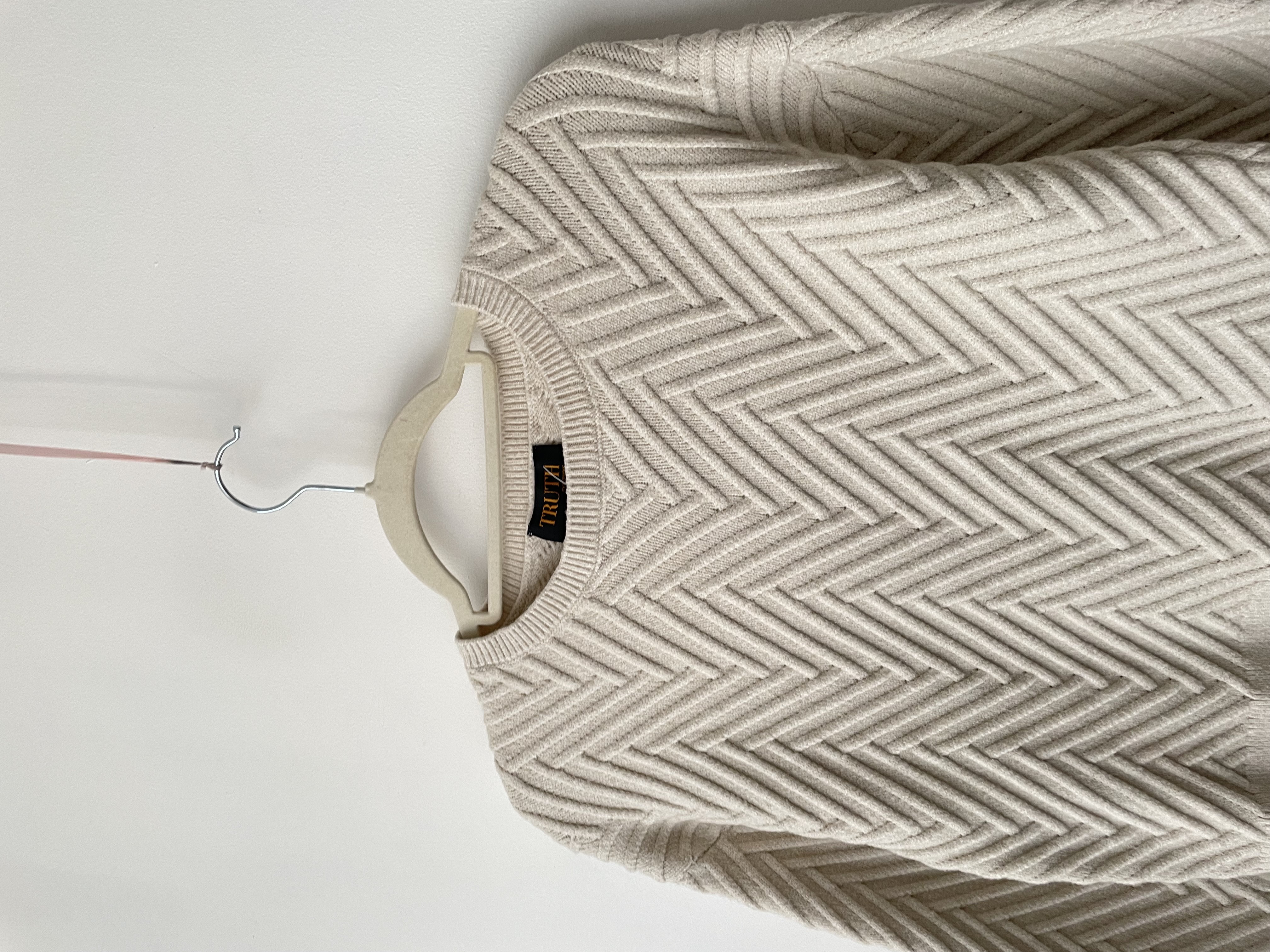 Sweater chevrón. Talla: M chico (S) 2