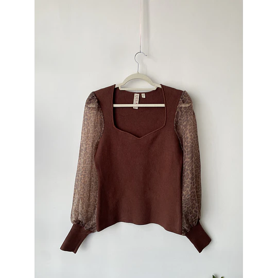 Sweater leopardo. Talla: M