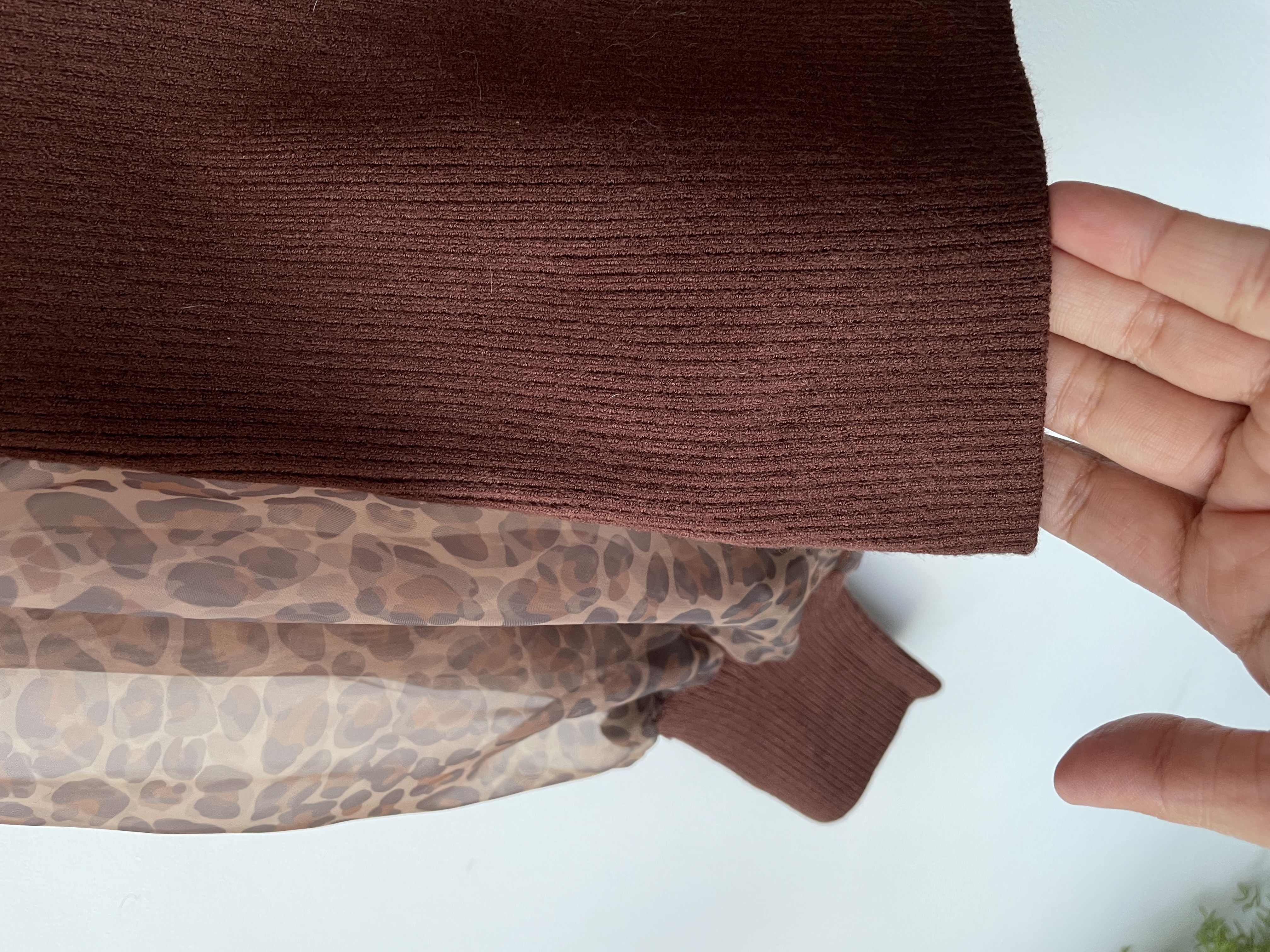 Sweater leopardo. Talla: M 3