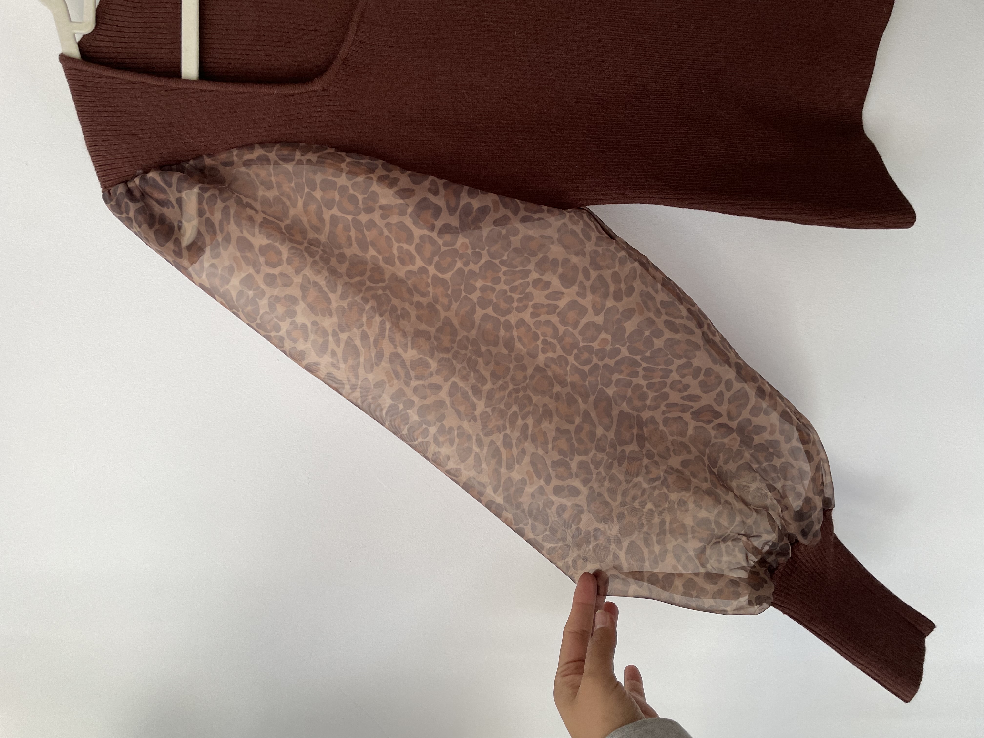 Sweater leopardo. Talla: M 4