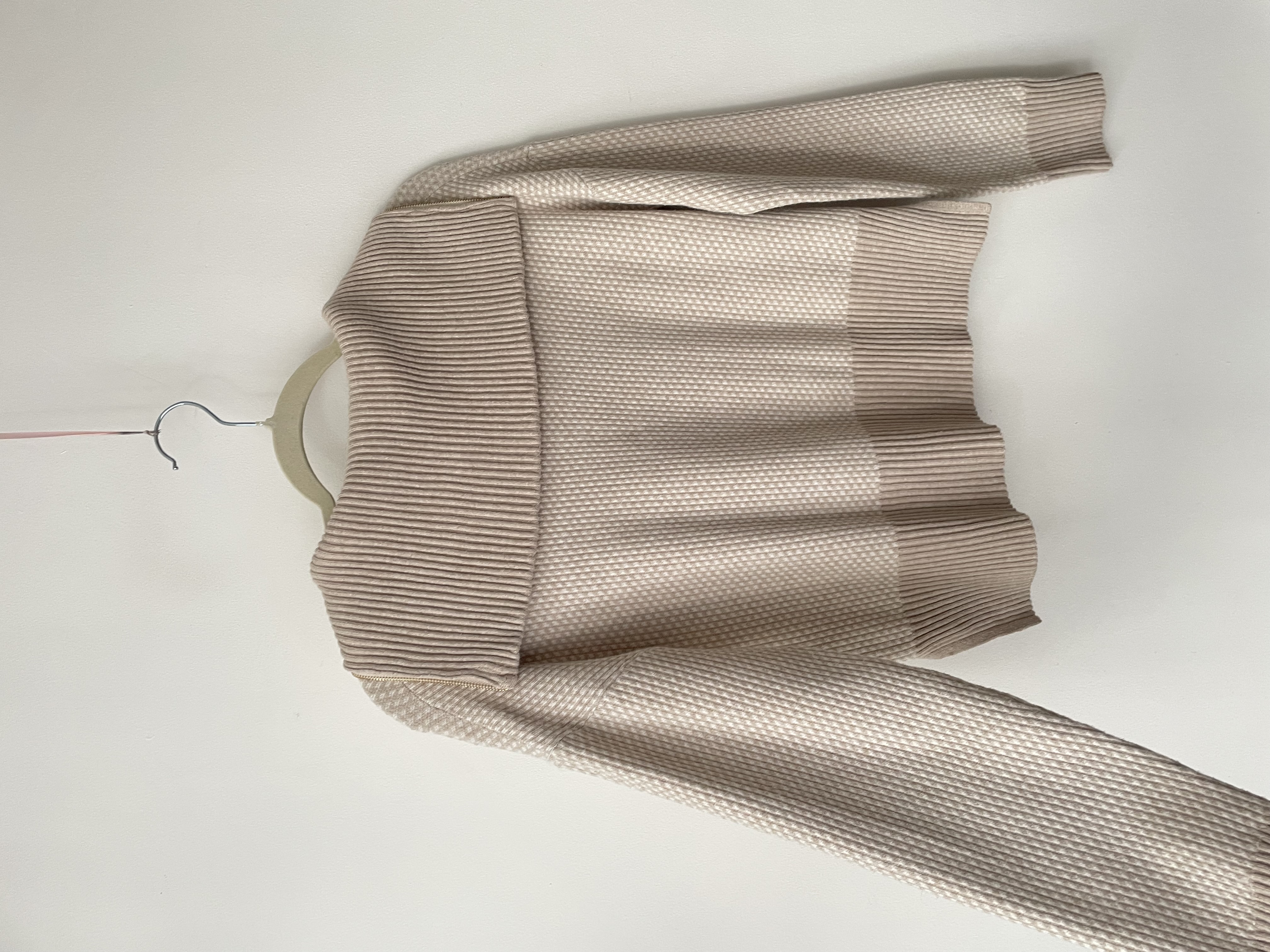 Sweater cierre beige. Talla: XS 4