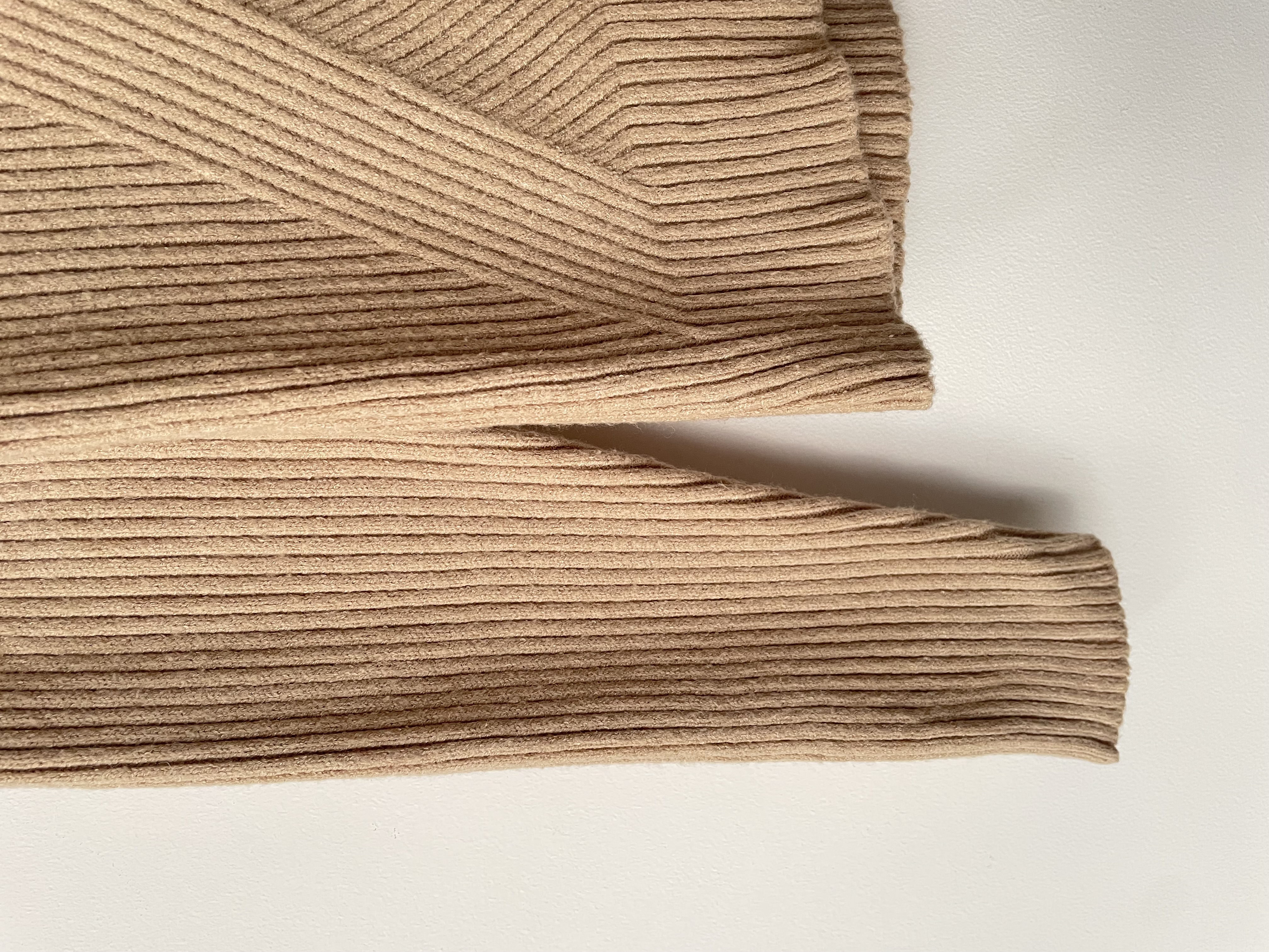 Cardigan camel líneas. Talla: M 3