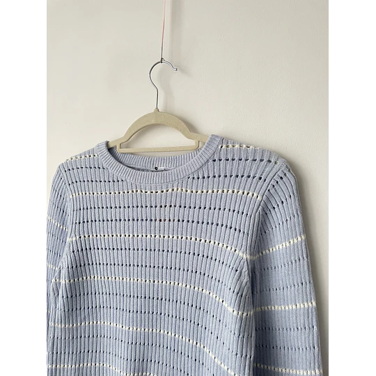 Sweater calado celeste. Talla: S 