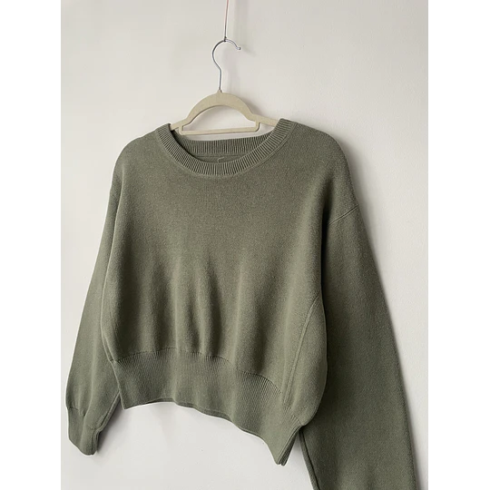 Sweater verde. Talla: S holgado