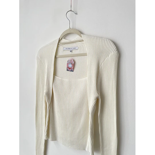 Polera blanca. Talla: M