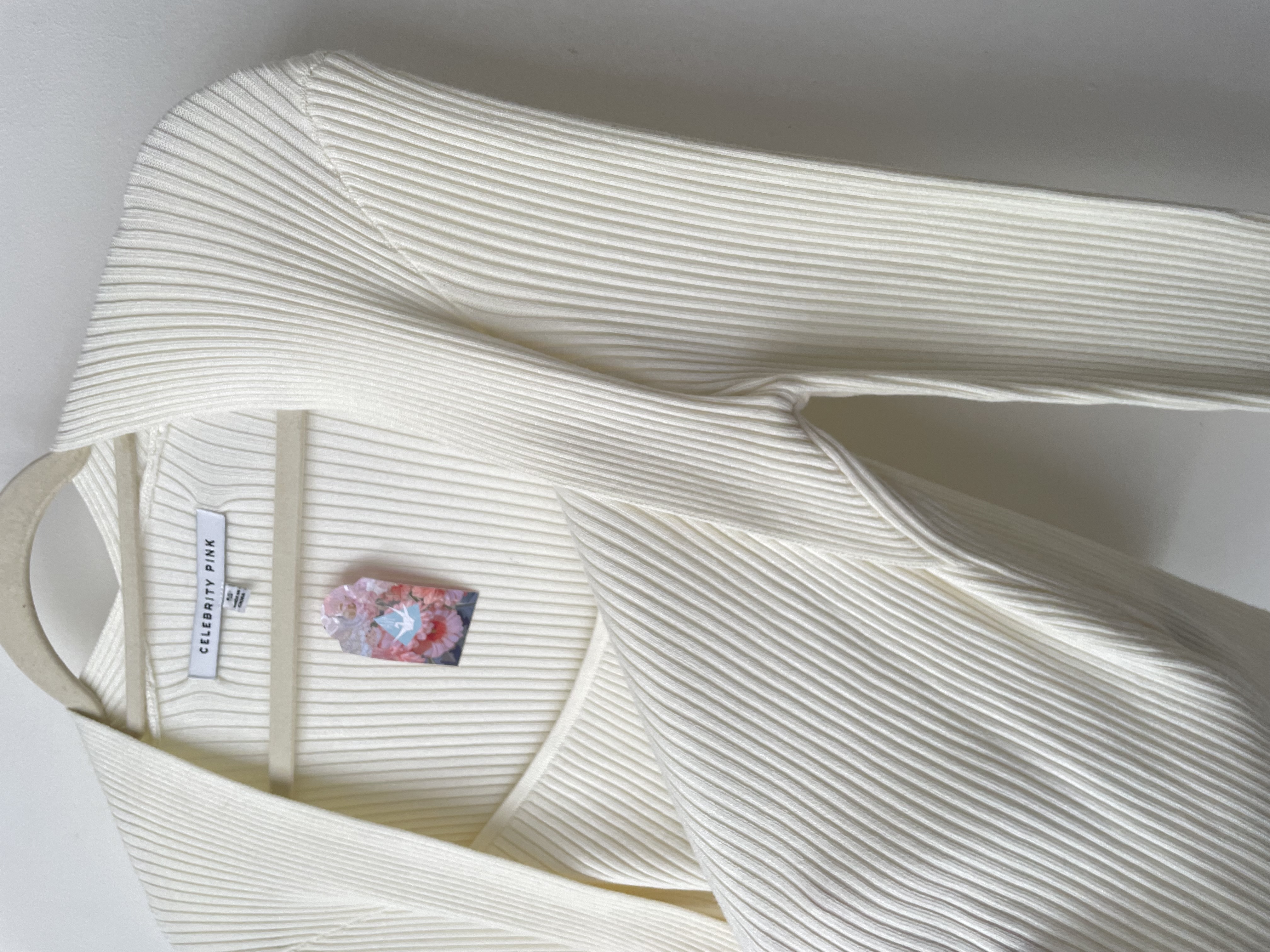 Polera blanca. Talla: M 3