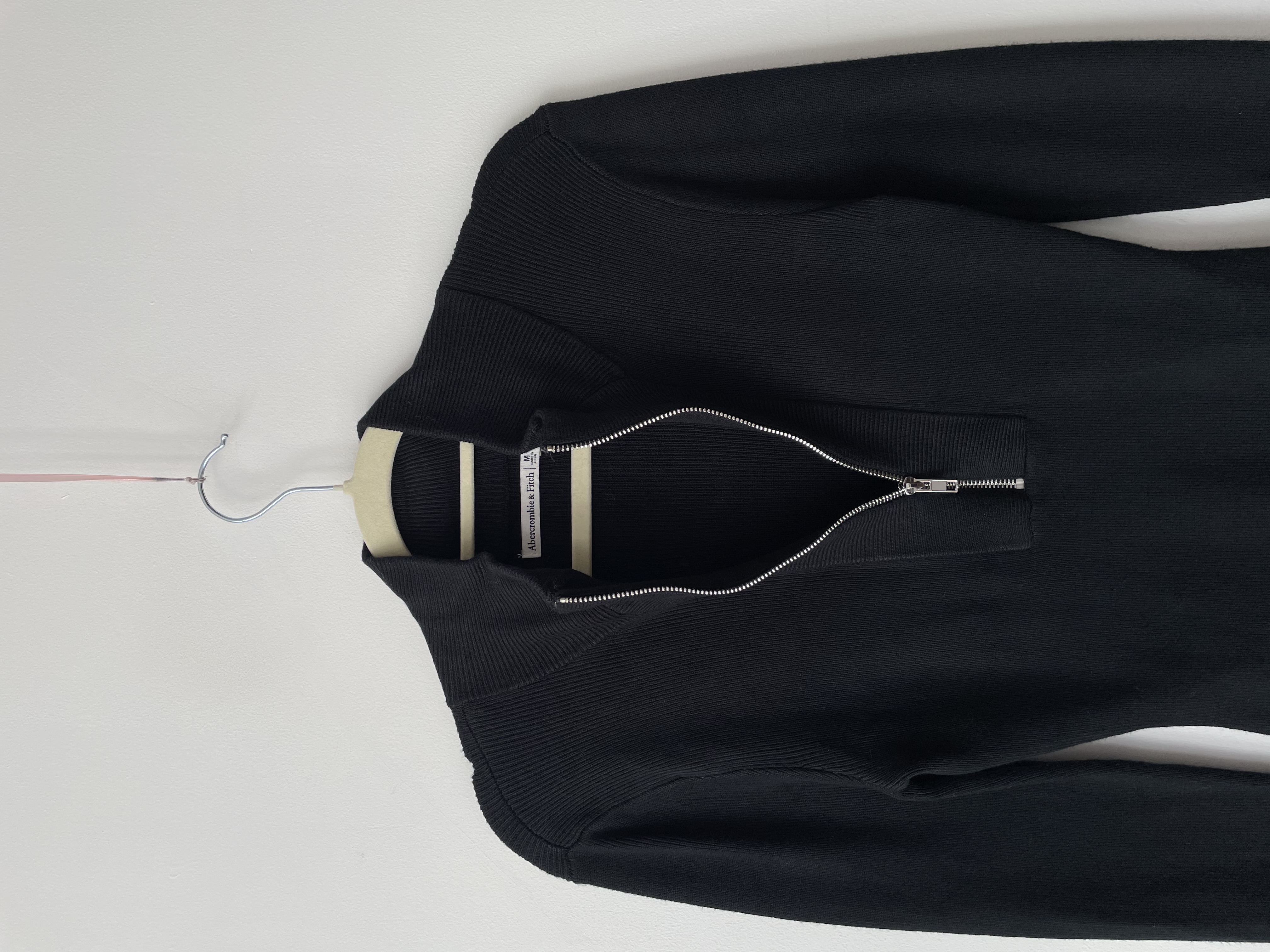 Body negro. Talla: M 4