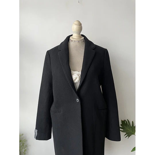 Abrigo negro. Talla: 40 (m)