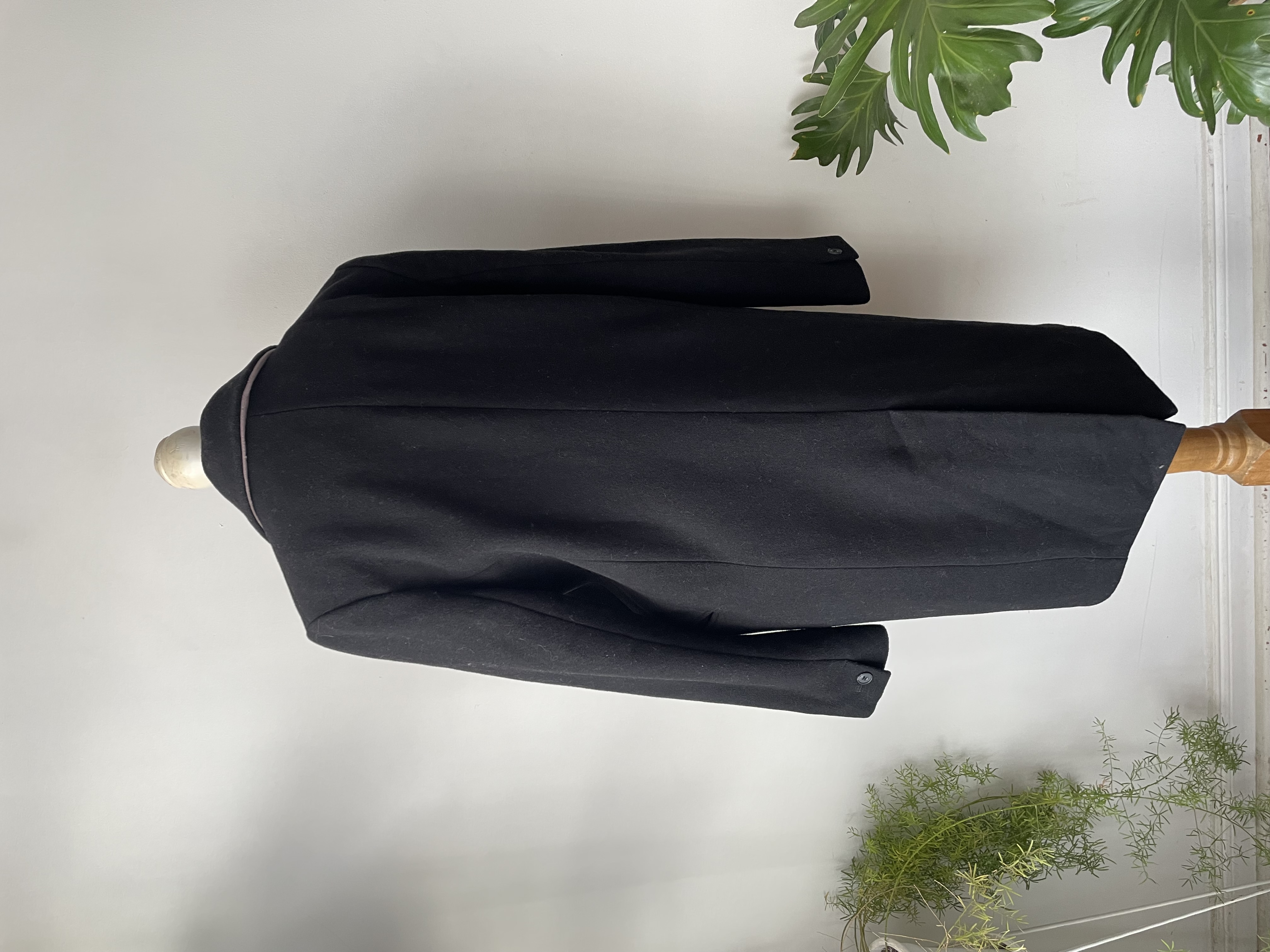 Abrigo negro. Talla: 40 (m) 6