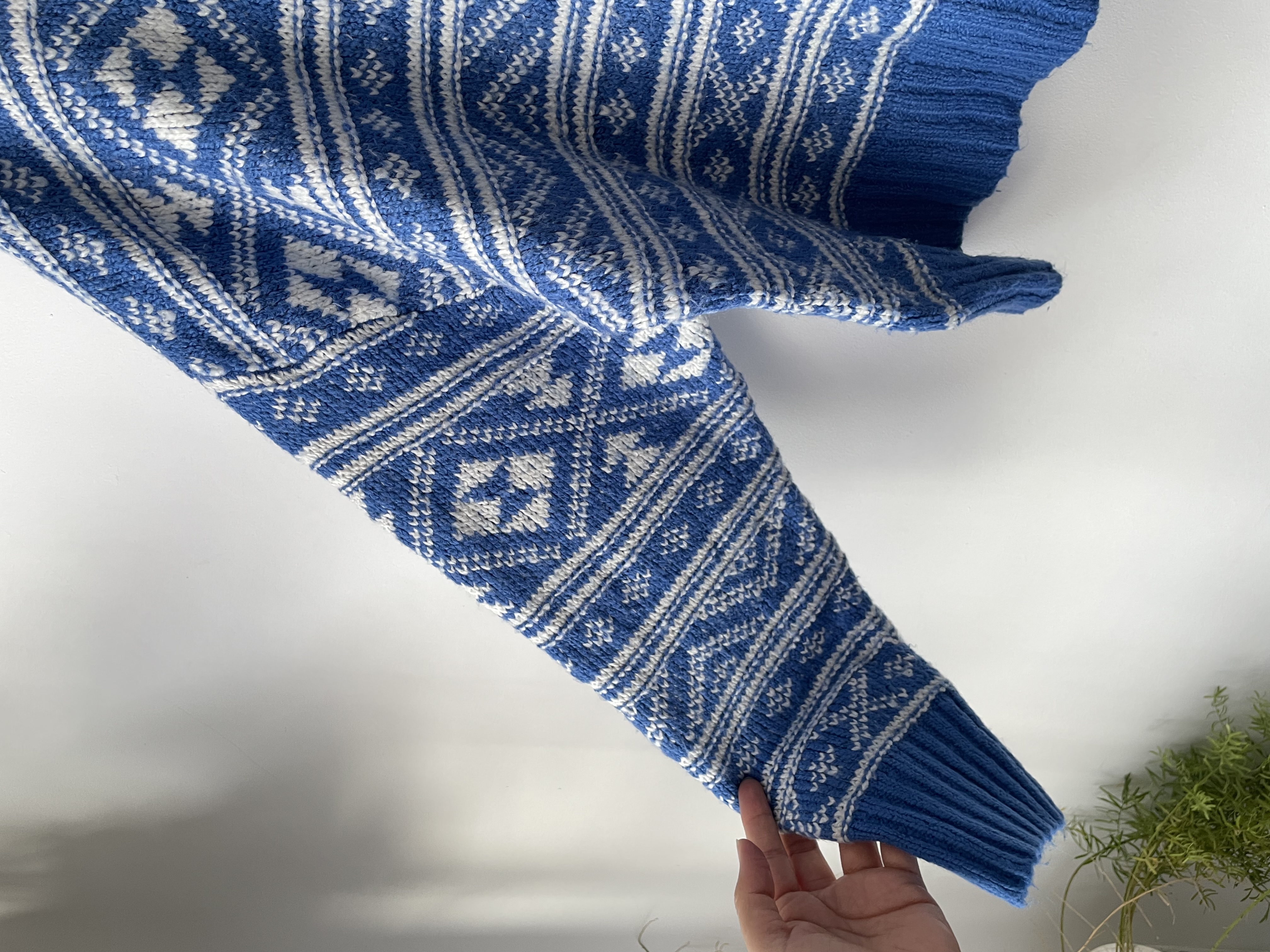 Sweater tribal. Talla: XL 3