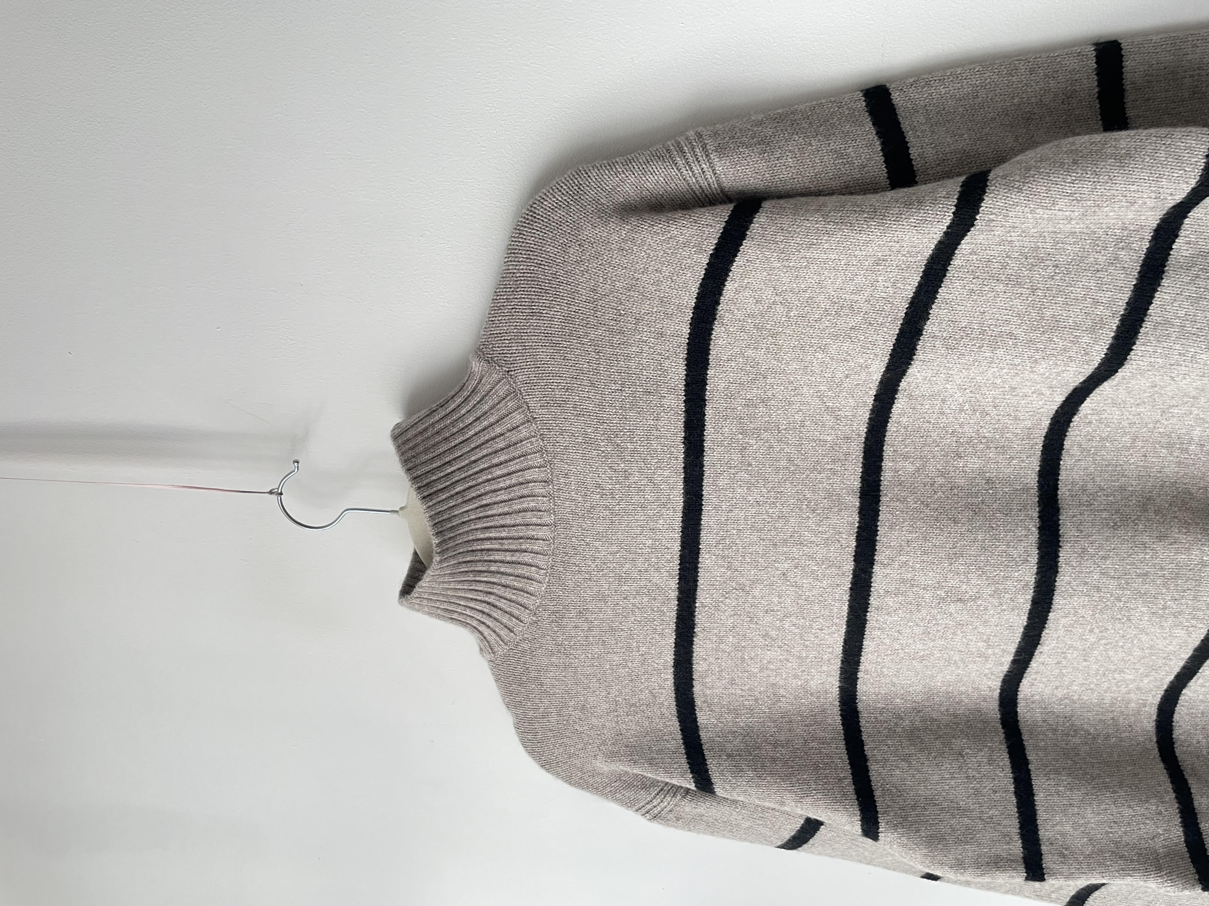 Sweater líneas. Talla: S oversized (m/L) 2