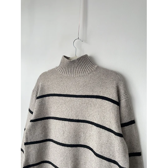 Sweater líneas. Talla: S oversized (m/L)