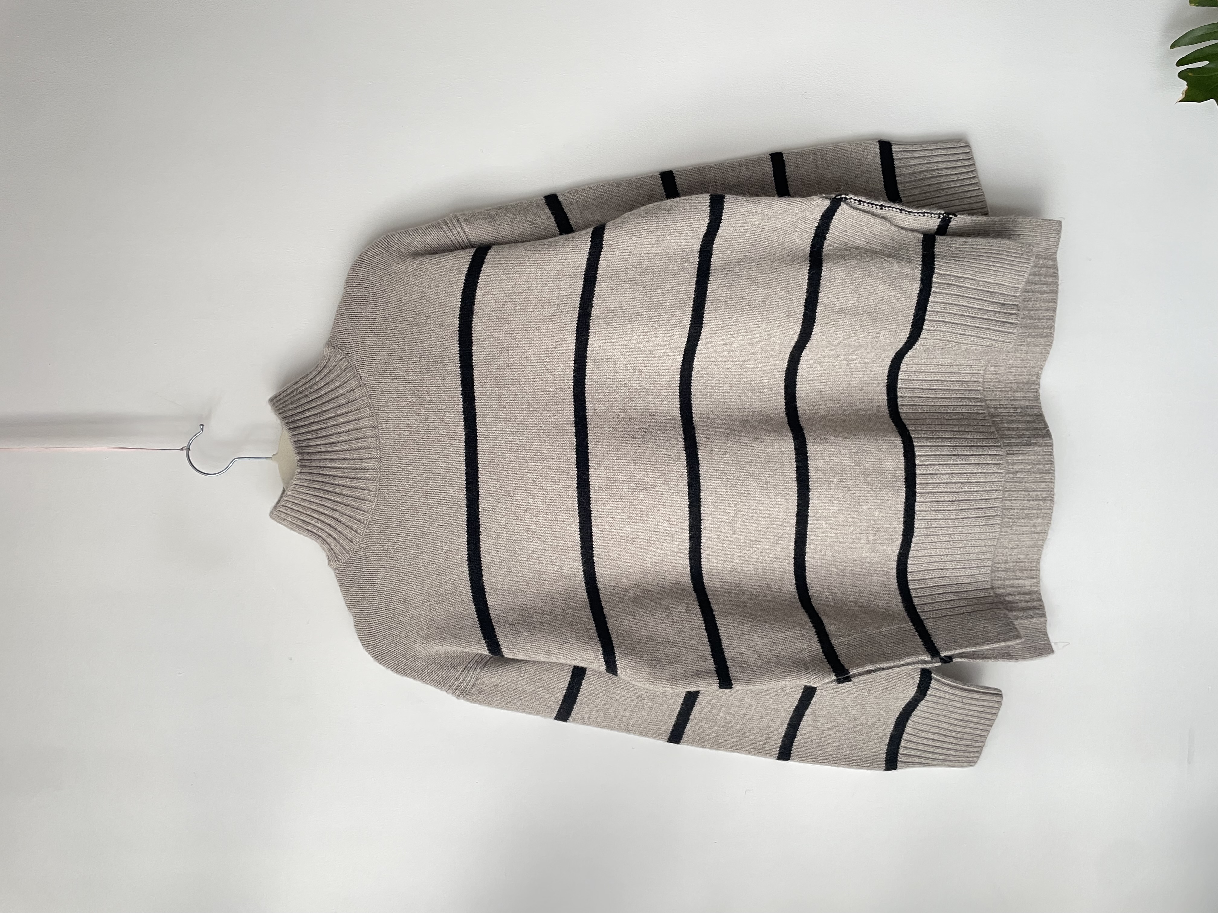Sweater líneas. Talla: S oversized (m/L) 1