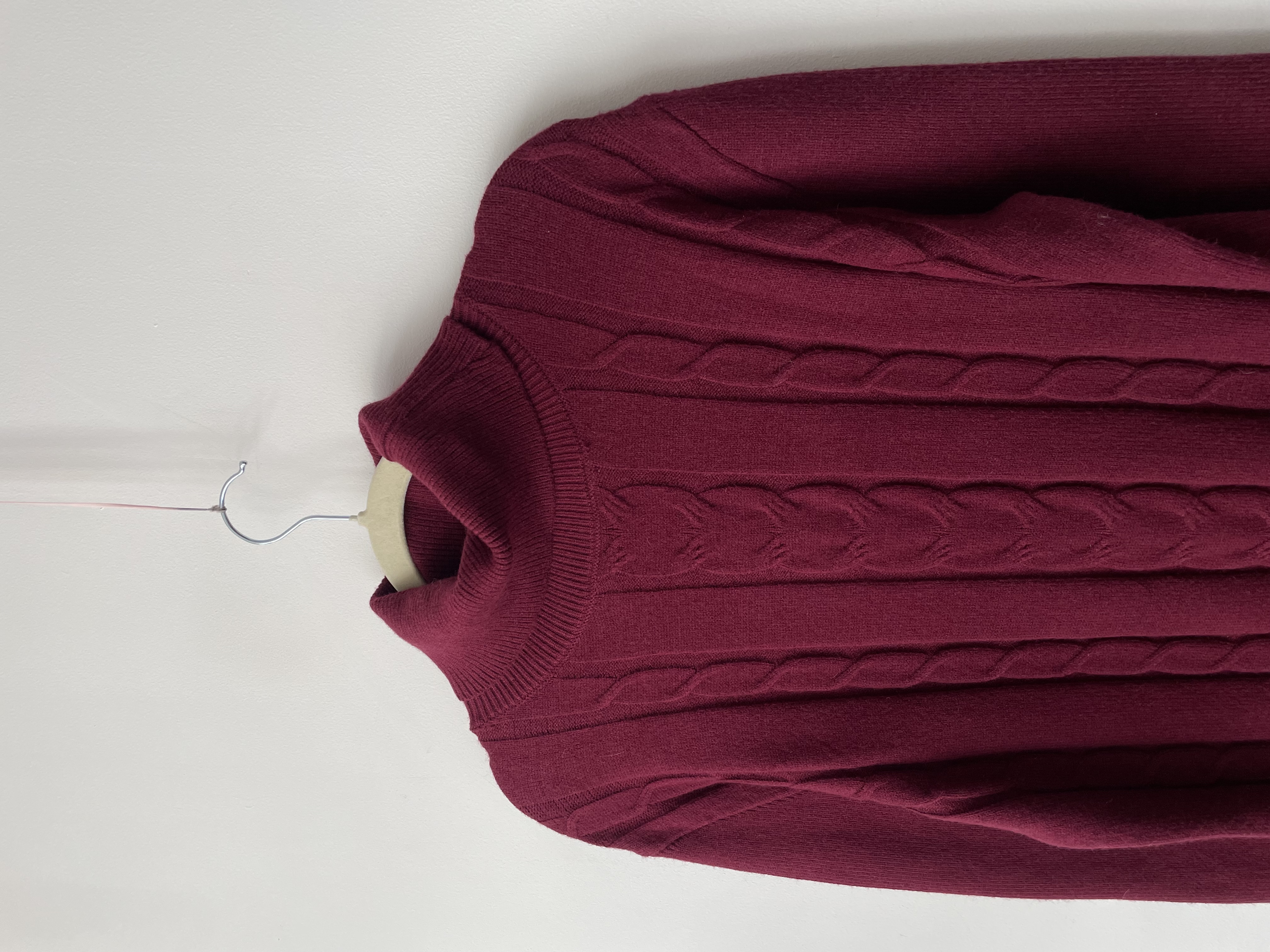 Sweater tortuga burdeo. Talla: XL chico (L) 2