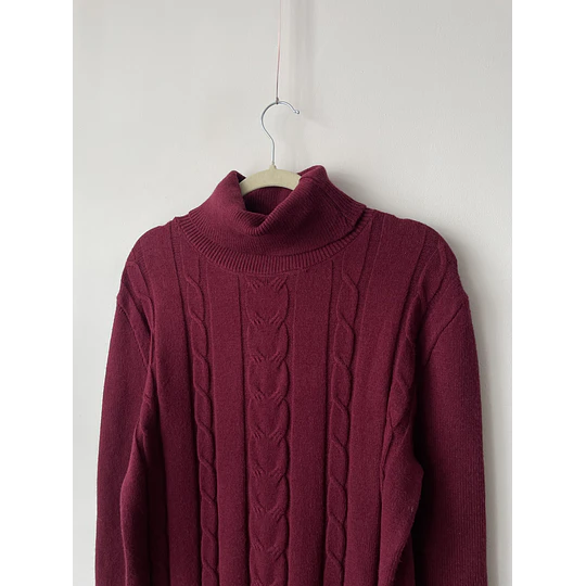 Sweater tortuga burdeo. Talla: XL chico (L)